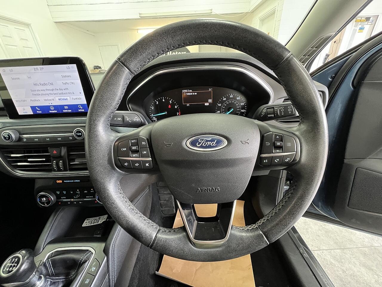 Ford Focus view 9