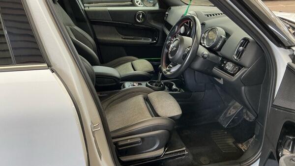 Mini Countryman view 3