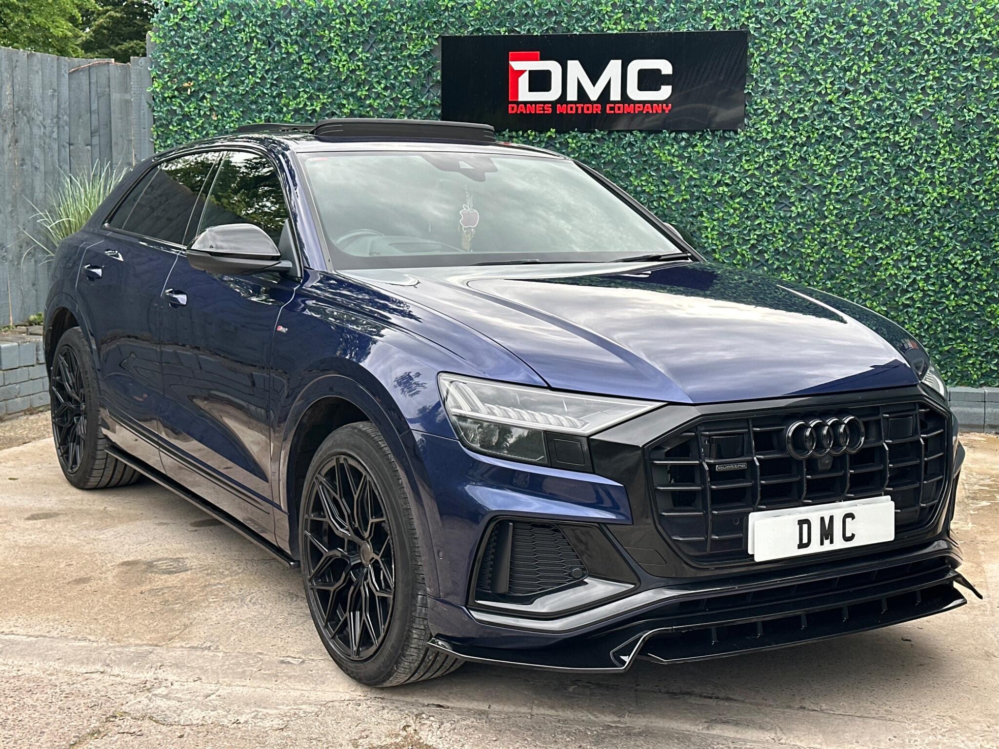 Audi Q8 view 13