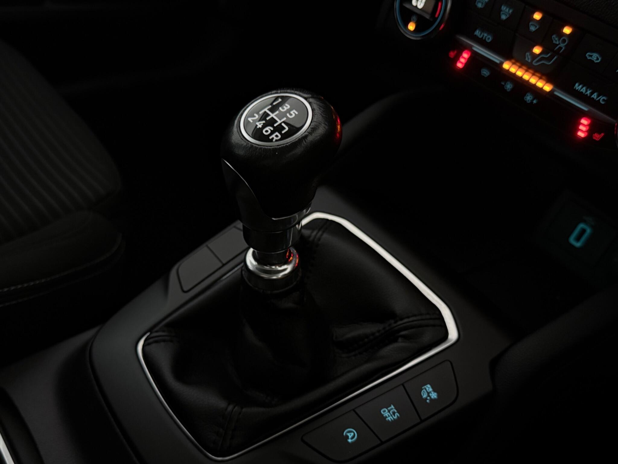 Ford Focus view 19