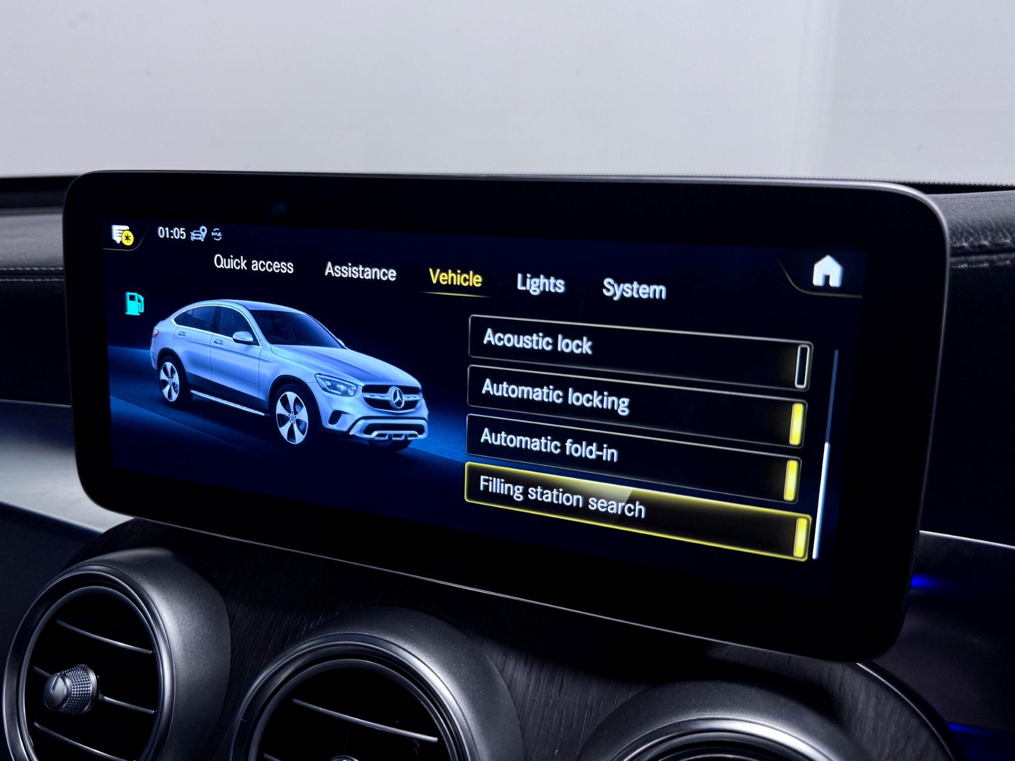 Mercedes-Benz GLC view 53