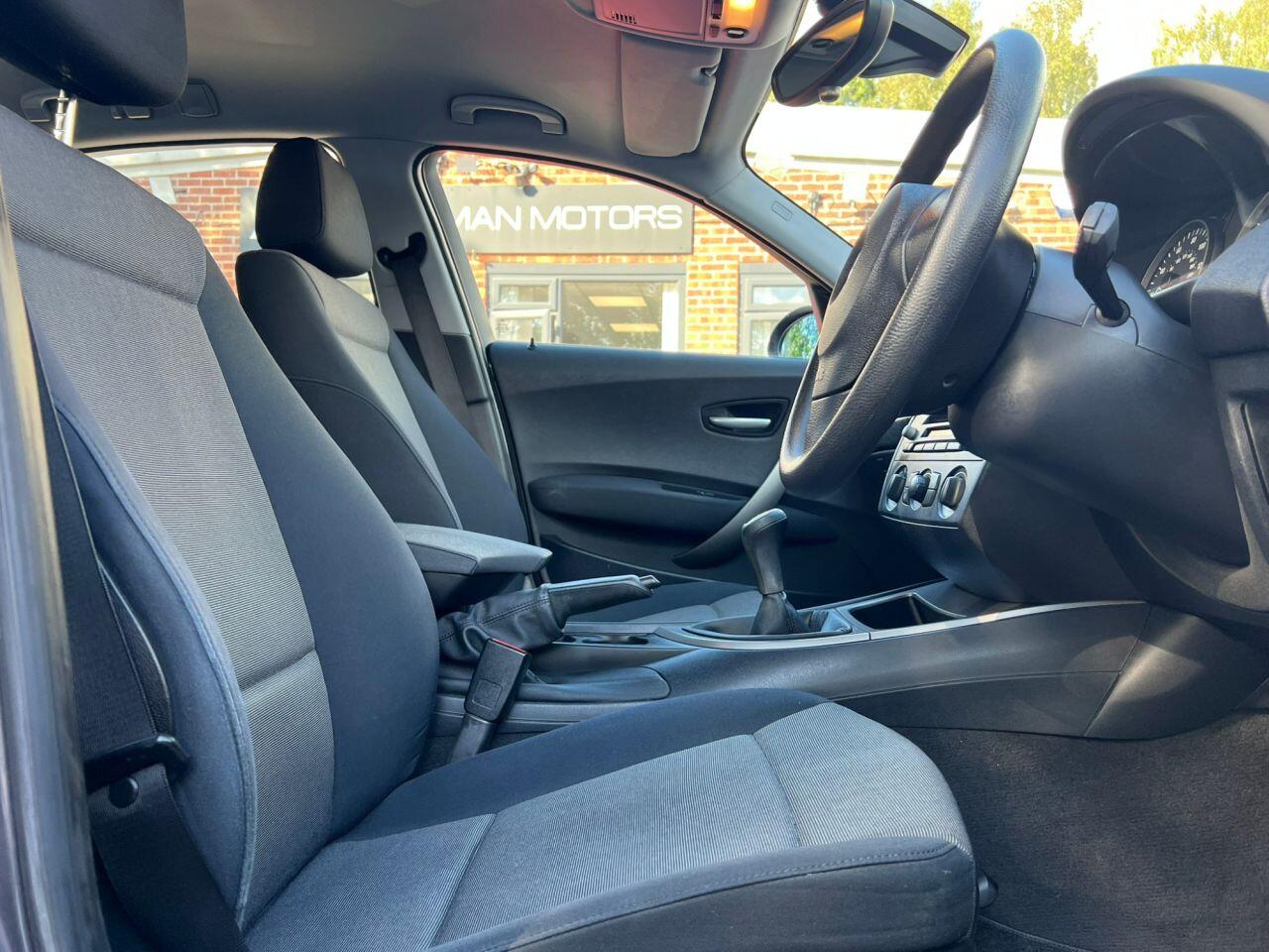 BMW 1 Series view 14