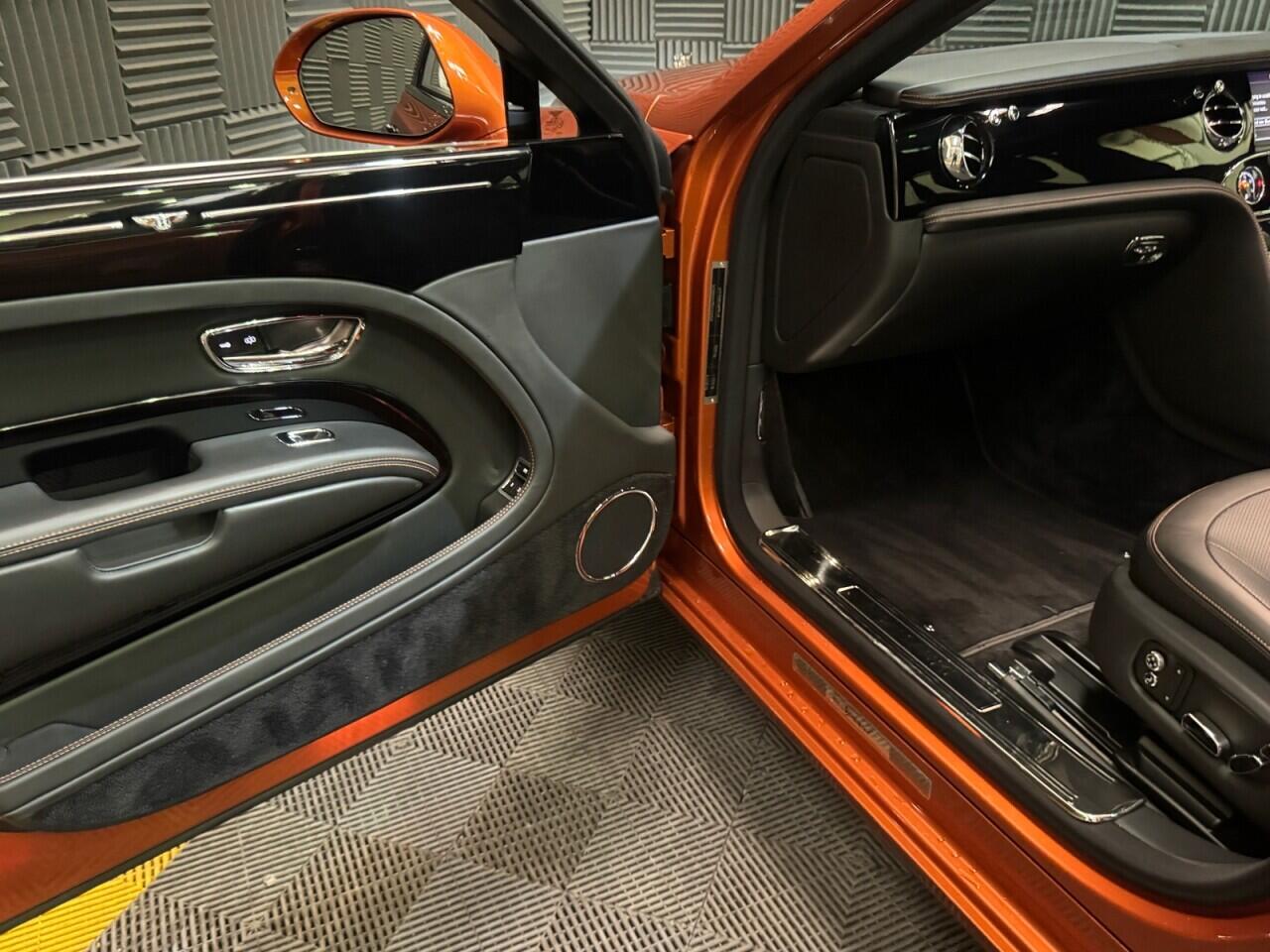 Bentley Mulsanne view 10