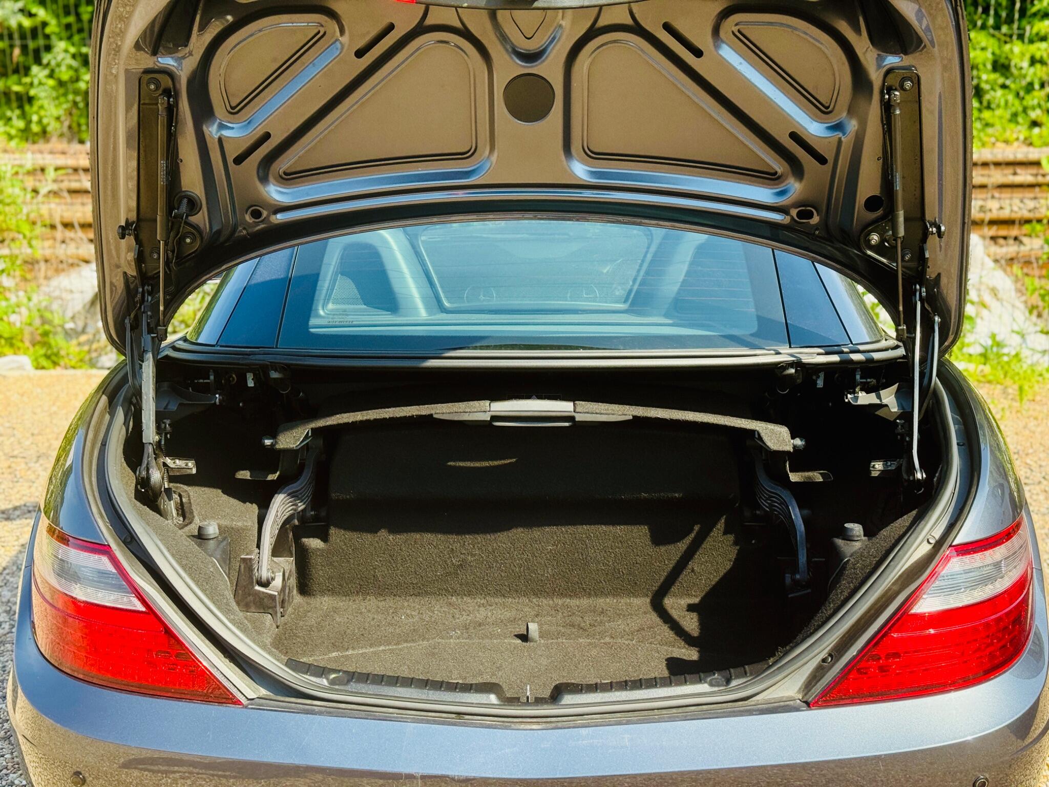 Mercedes-Benz SLK view 17