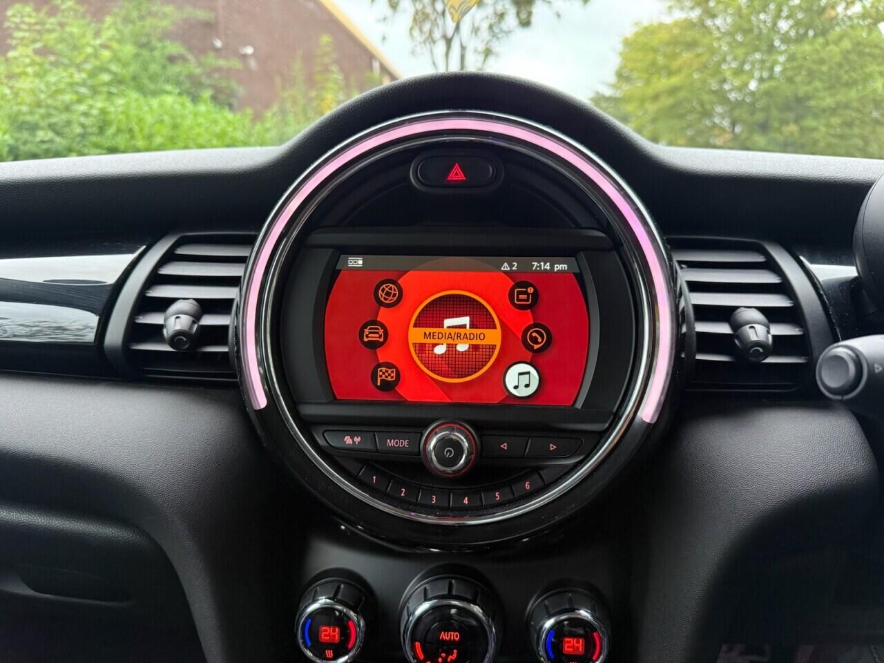 Mini Cooper view 15