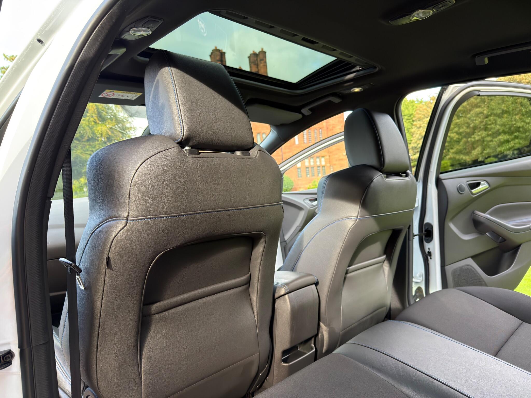 Ford Focus view 41