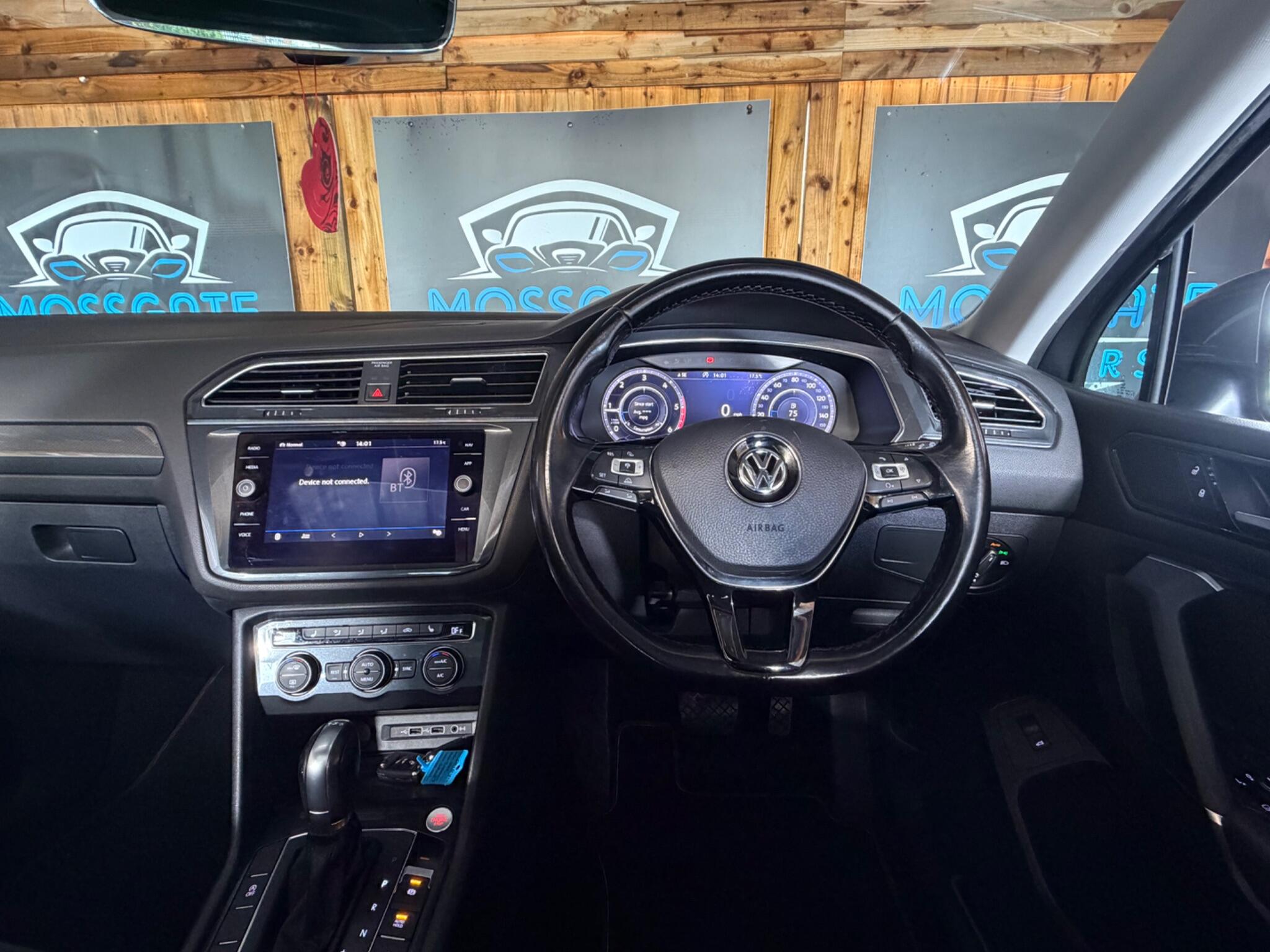 Volkswagen Tiguan Allspace view 16