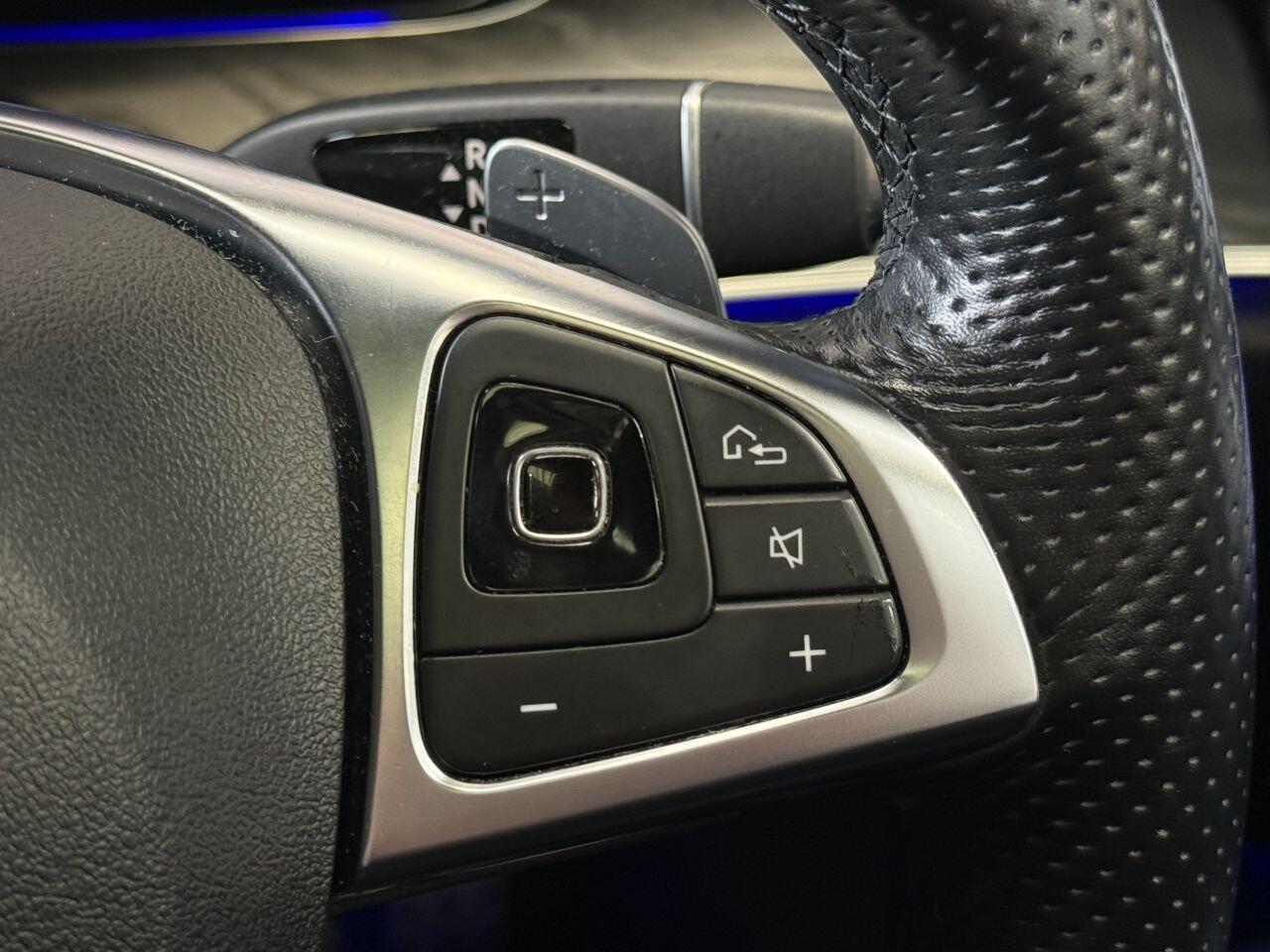 Mercedes-Benz E Class view 38