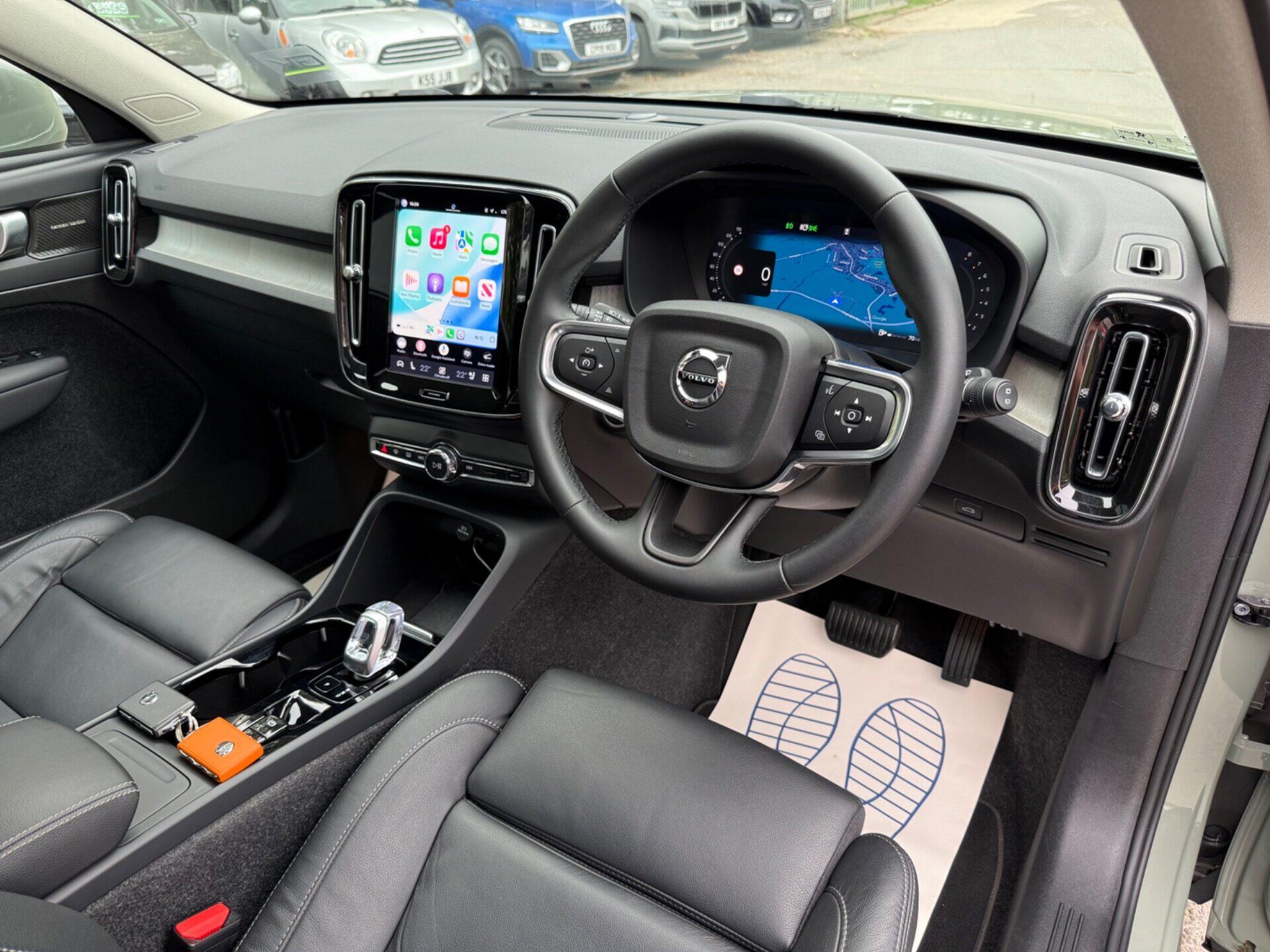 Volvo XC40 view 15