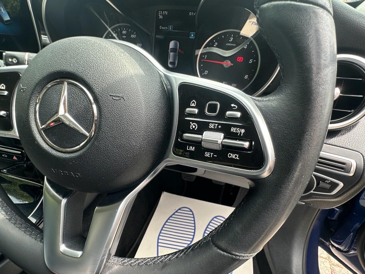 Mercedes-Benz C-Class view 25