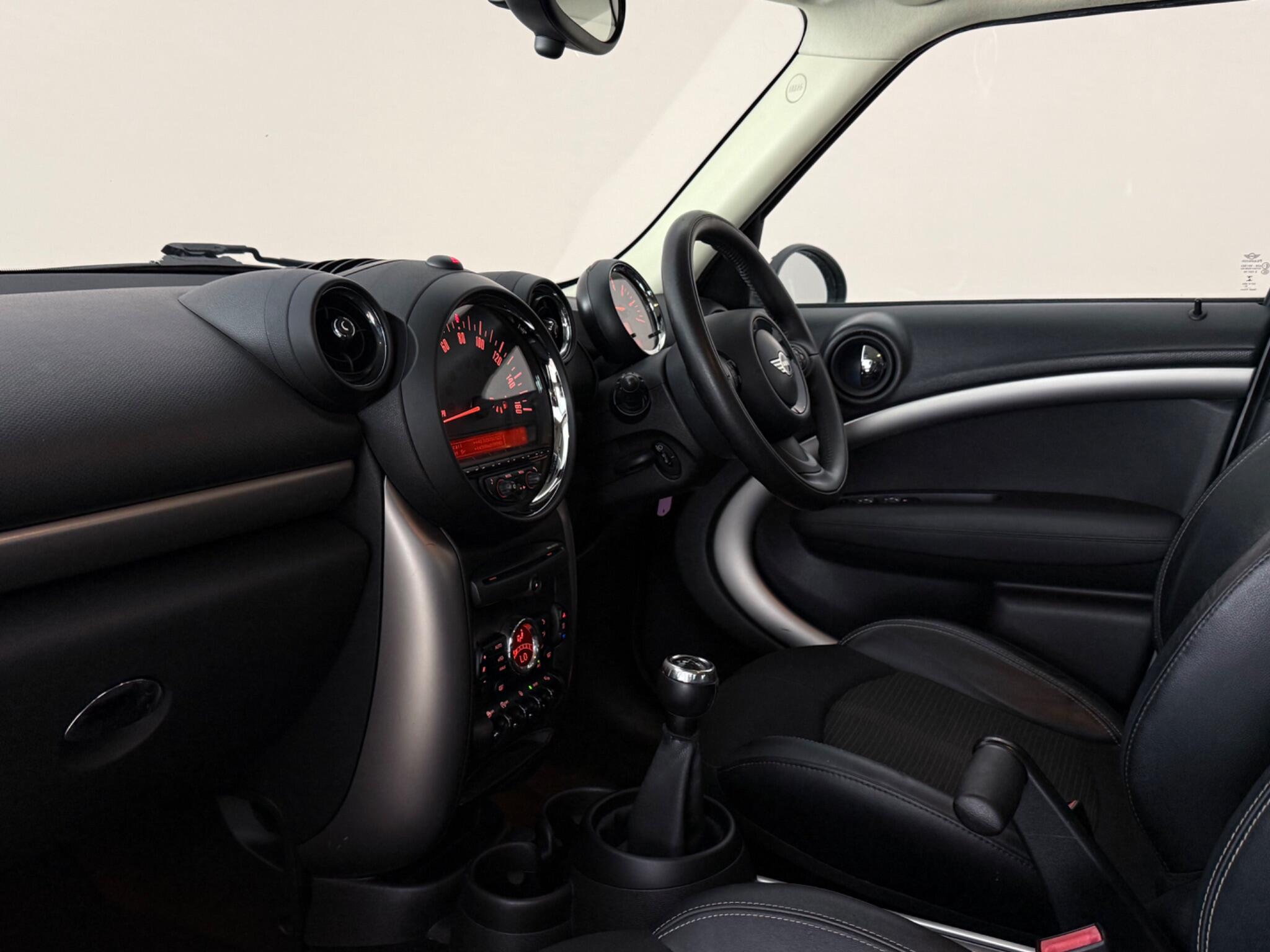 Mini Countryman view 4