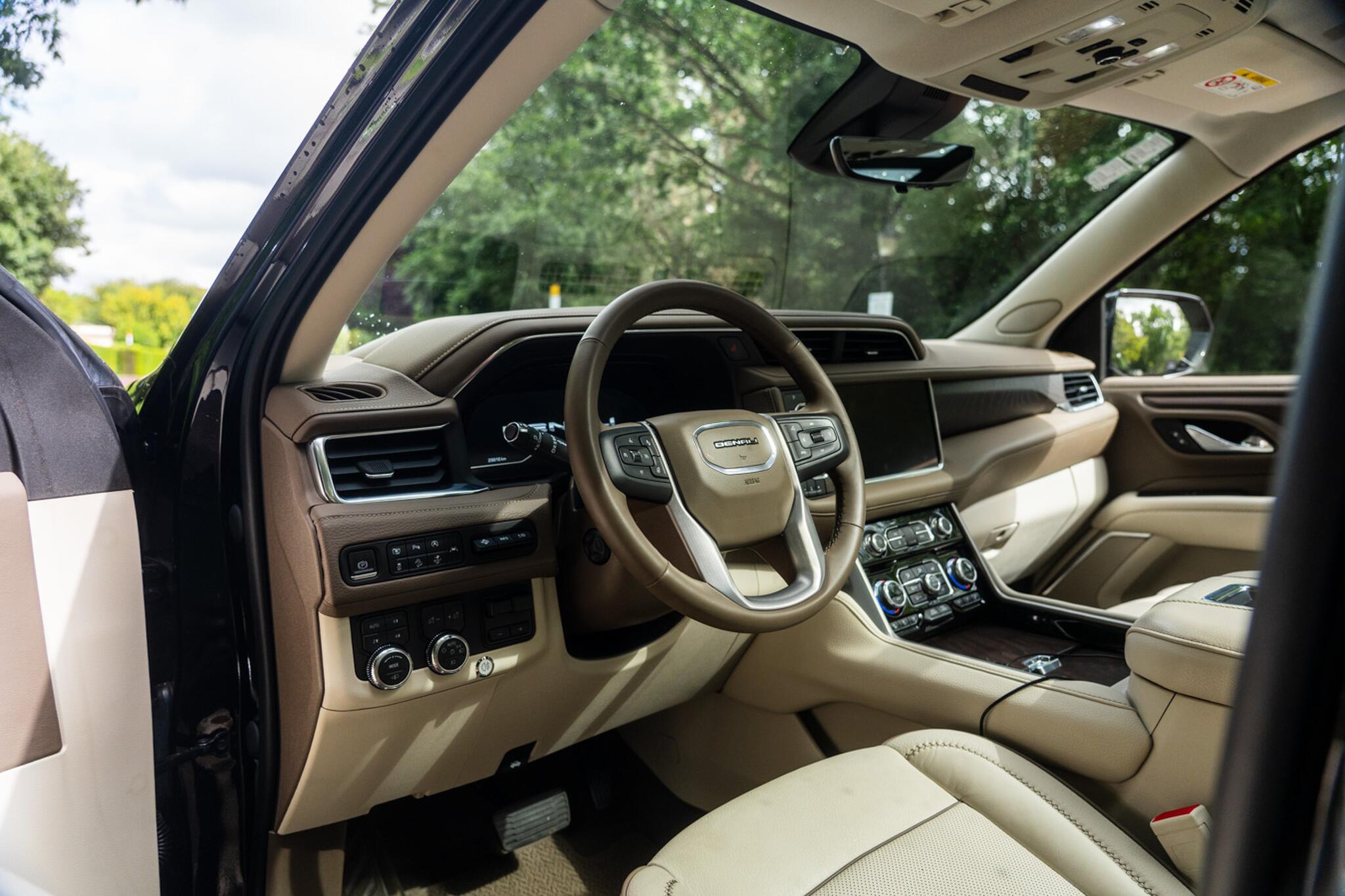 GMC Yukon view 25