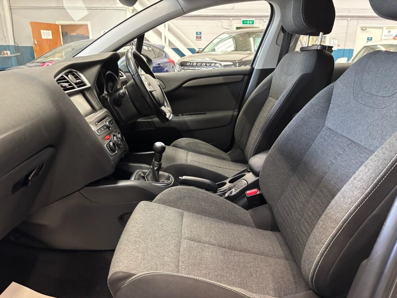 Citroen C4 view 21