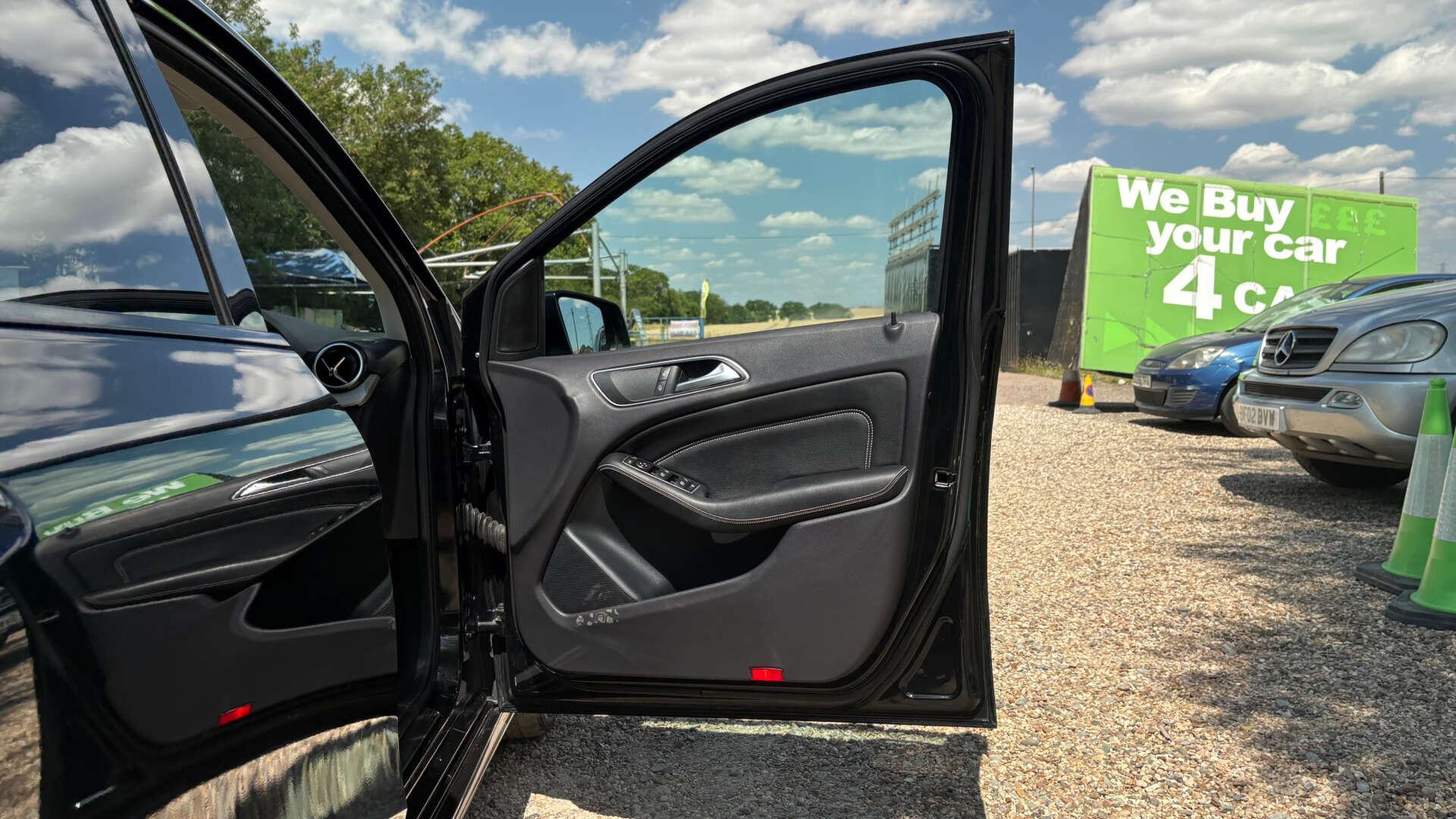 Mercedes-Benz B-Class view 35