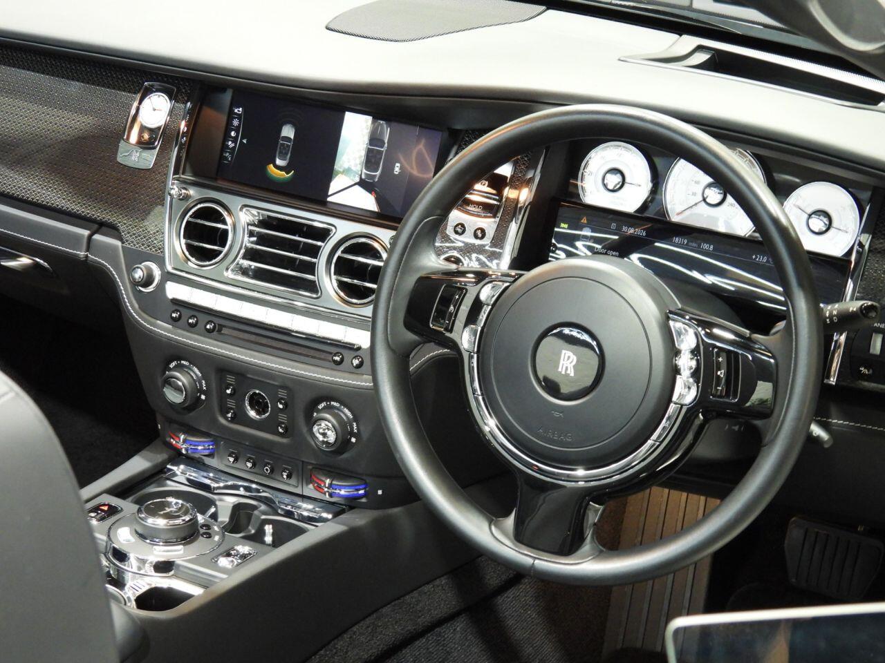 Rolls-Royce Dawn view 25