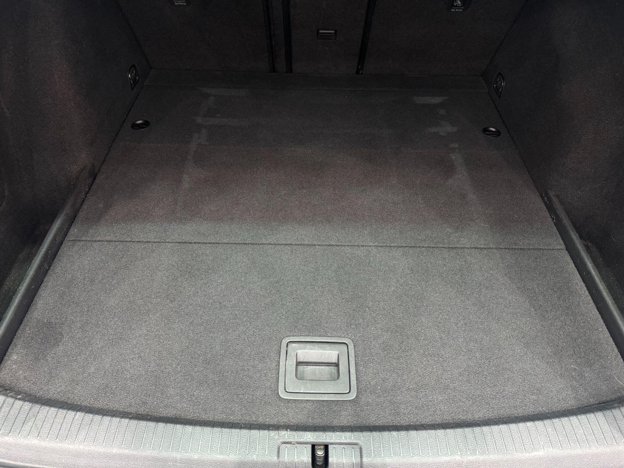 Volkswagen Golf view 58