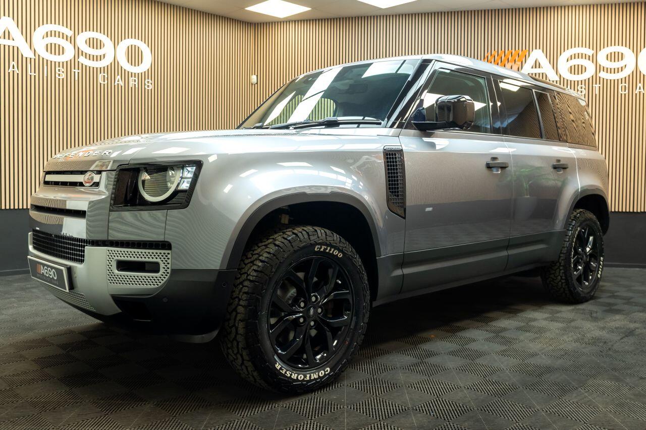 Land Rover Defender 110 view 3