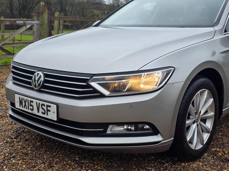 2015 Volkswagen Passat image 14