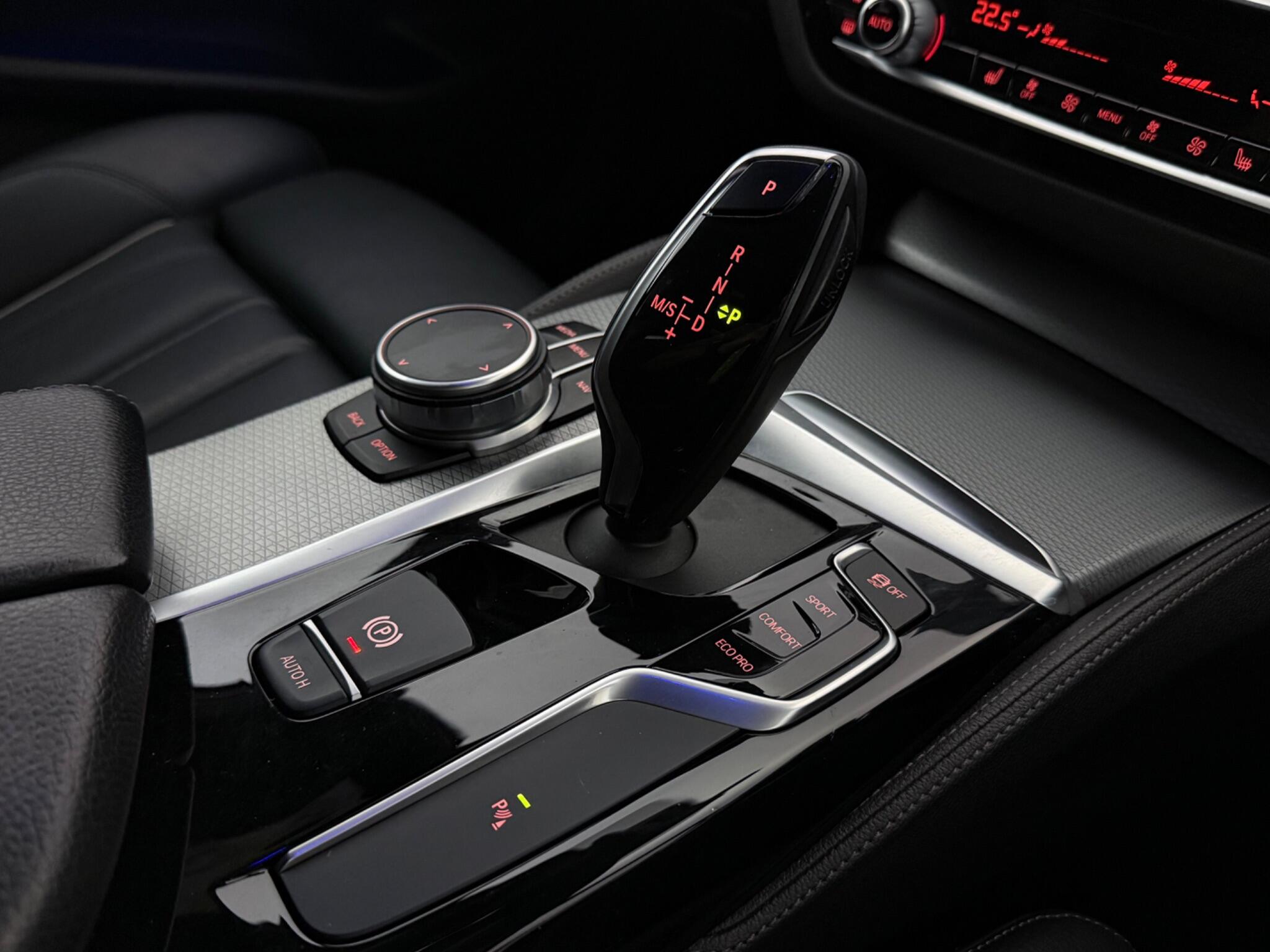 BMW 5 Series view 22