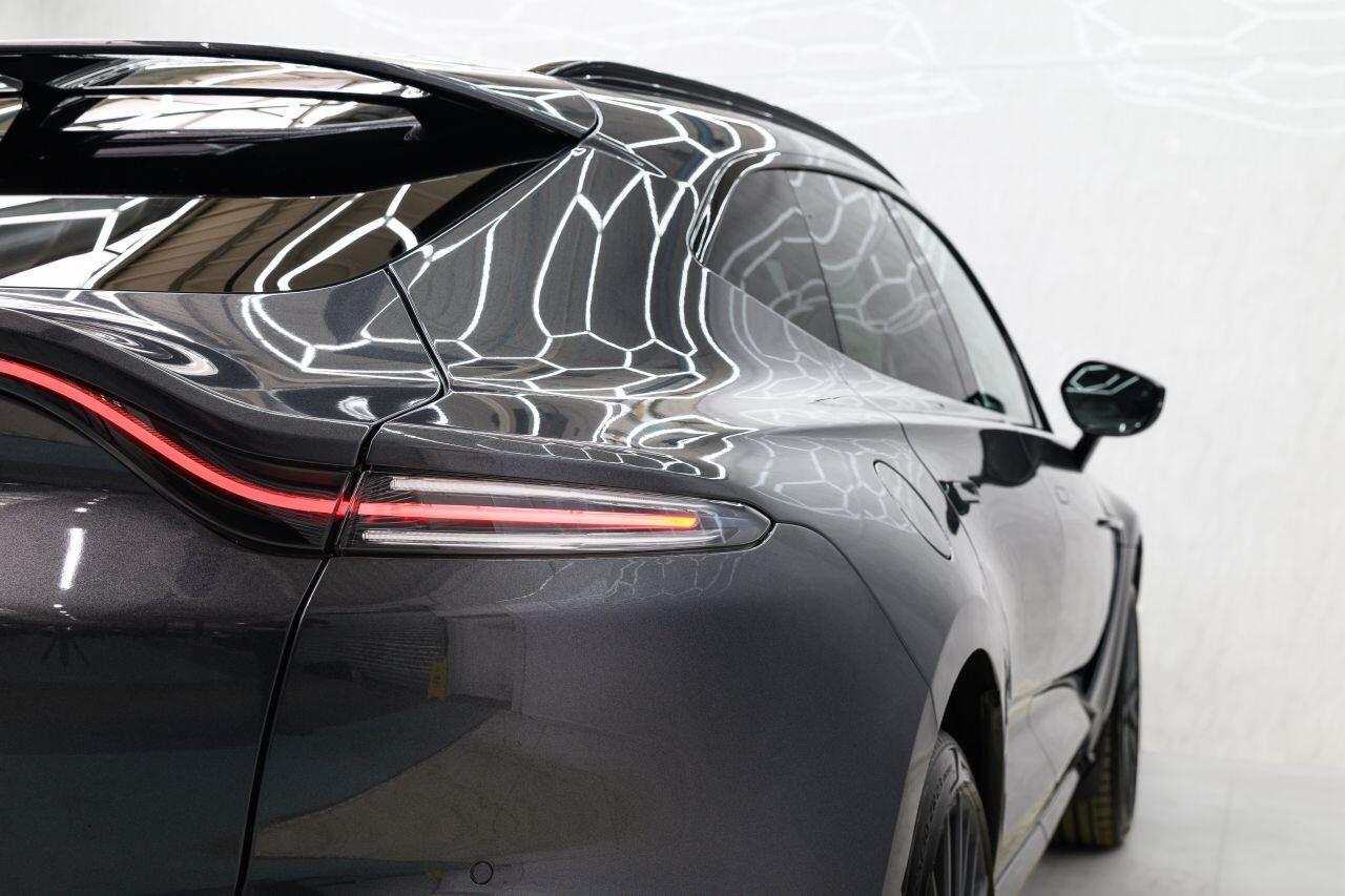 Aston Martin DBX view 10