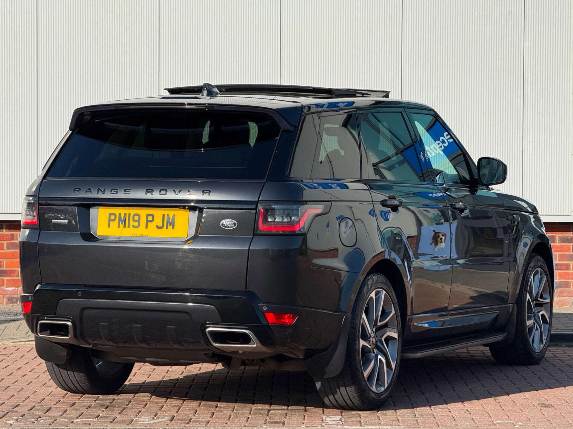 Land Rover Range Rover Sport view 9