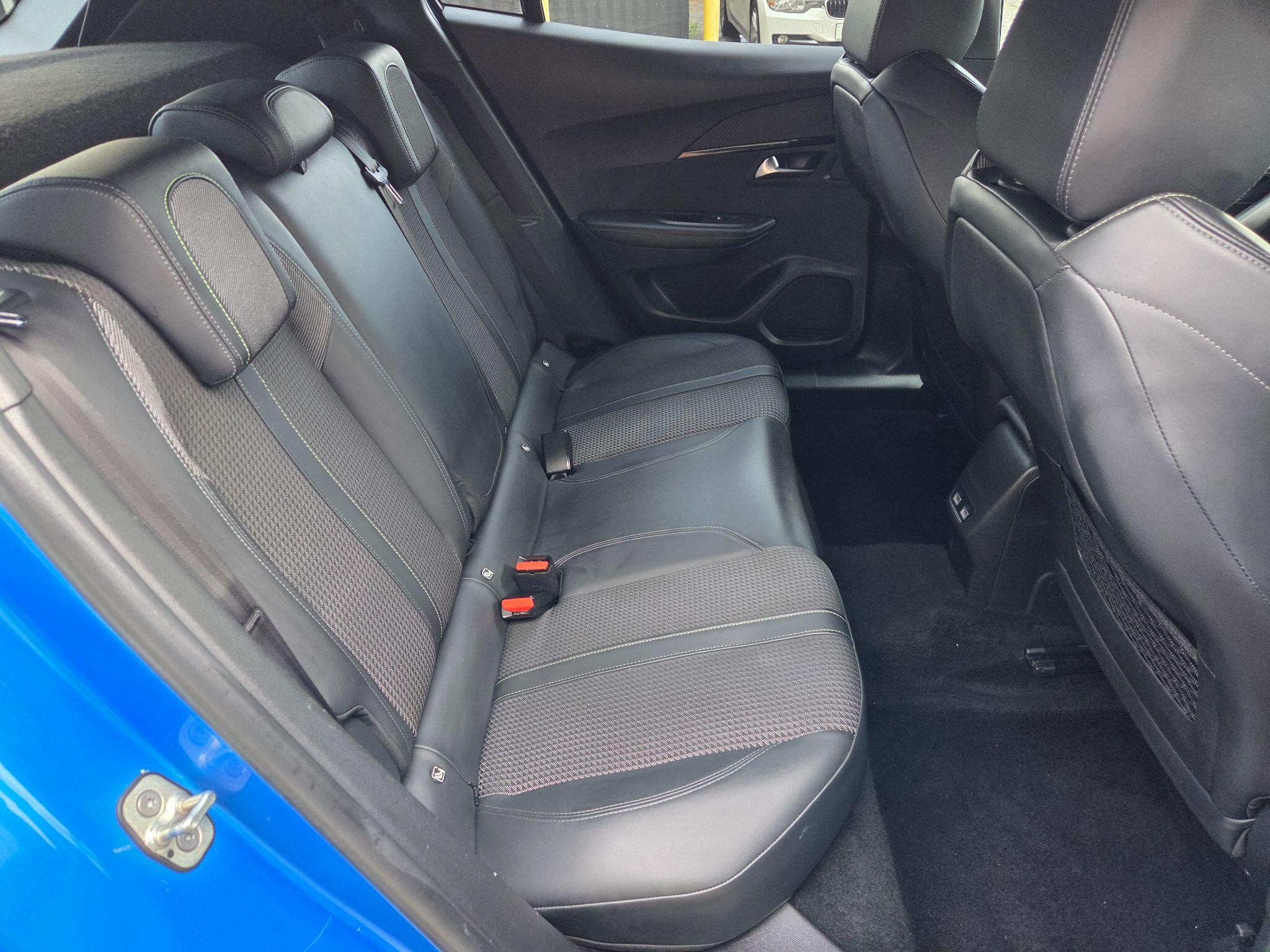 Peugeot e-2008 view 15