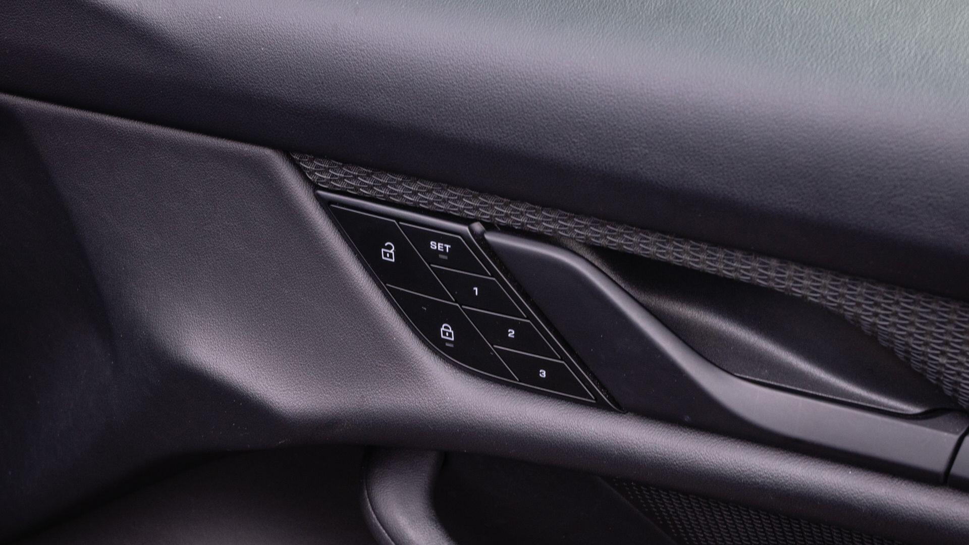 Porsche Taycan view 52