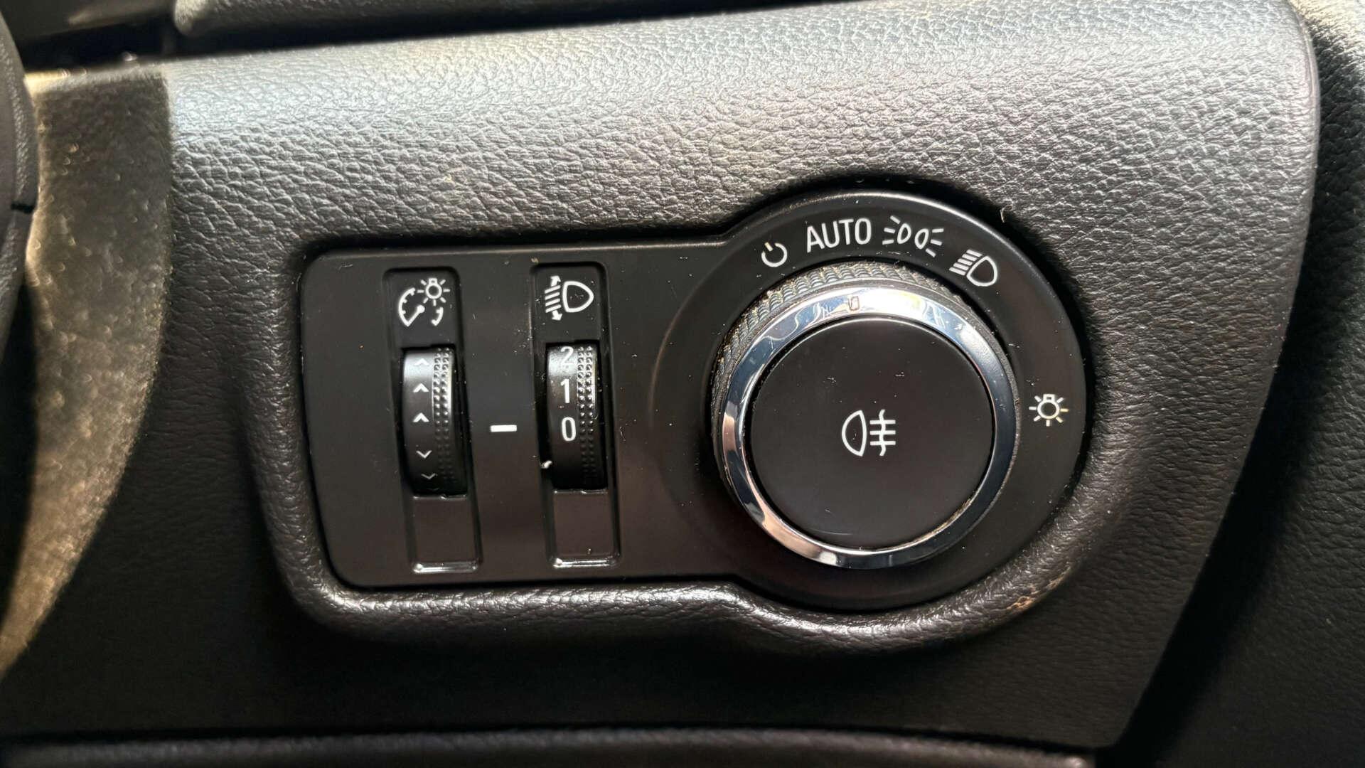 Vauxhall Astra GTC view 20