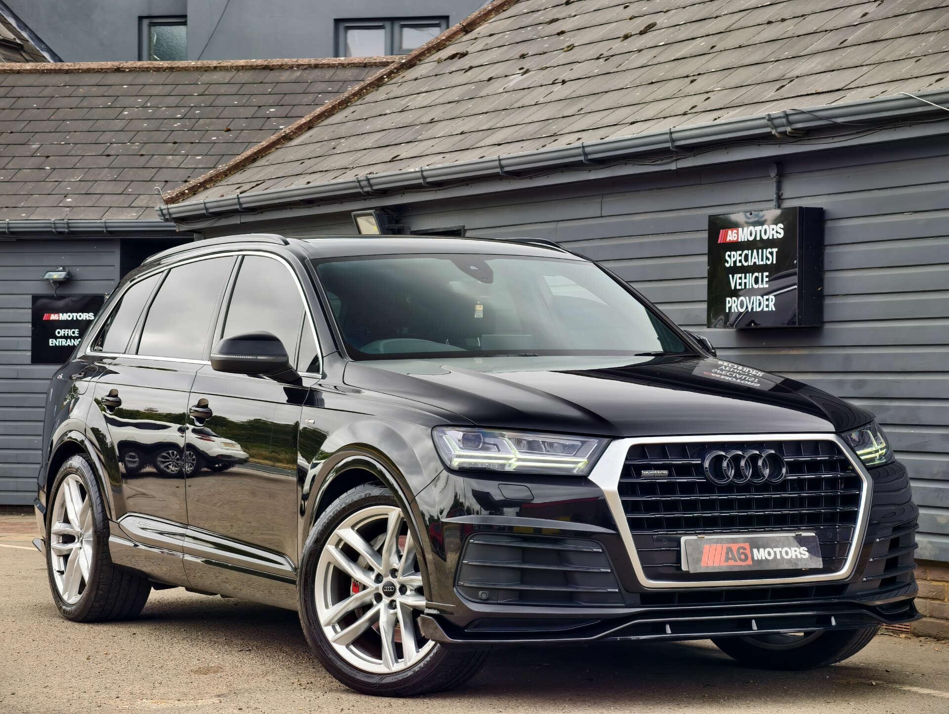 Audi Q7 view 3