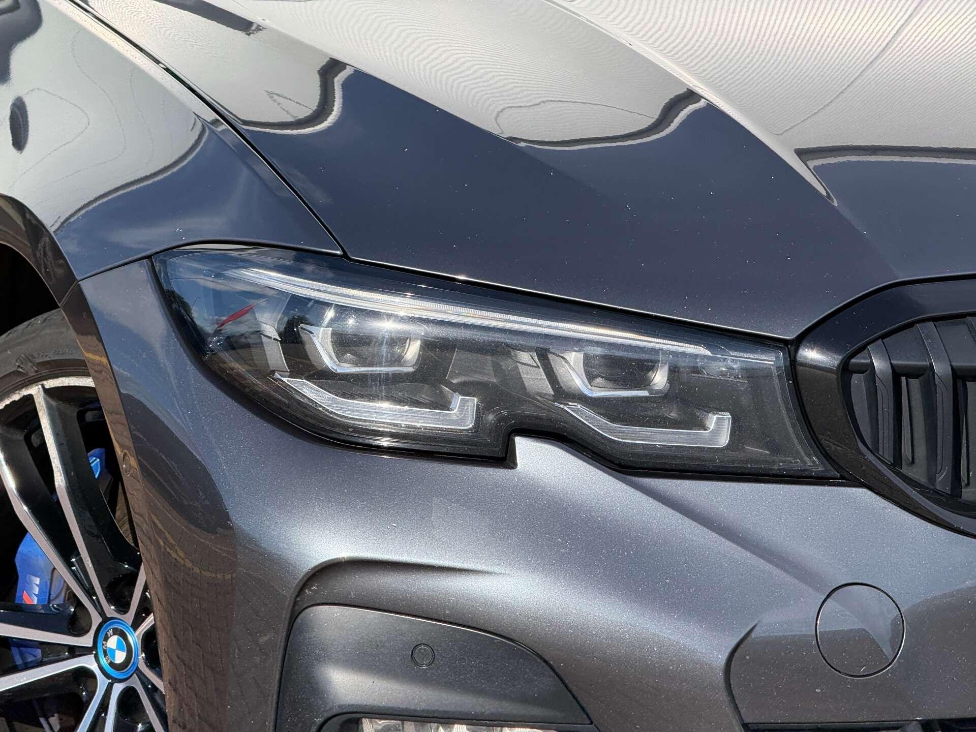 BMW 3 Series view 15