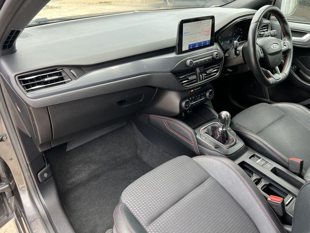 Ford Focus view 22