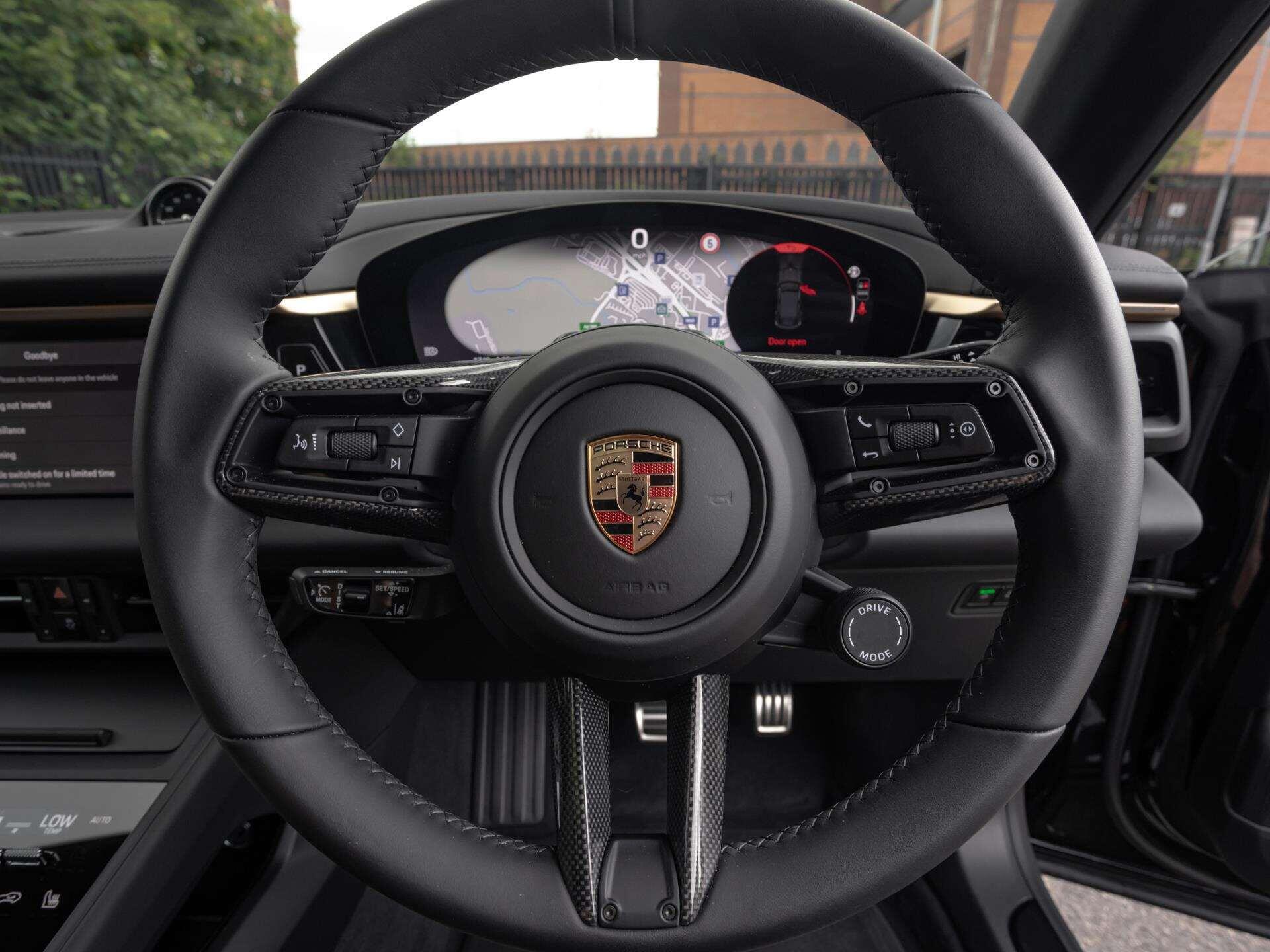 Porsche Macan view 11