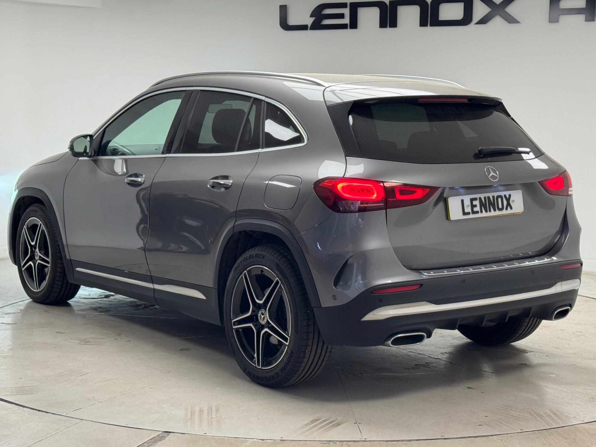 Mercedes-Benz Gla view 4