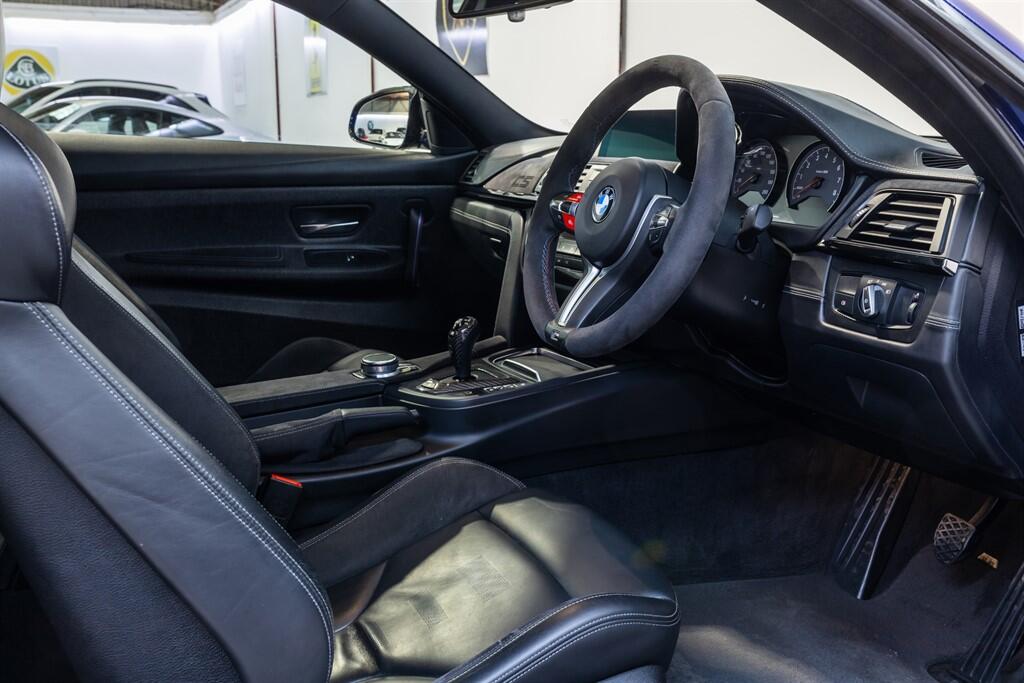 BMW M4 view 7