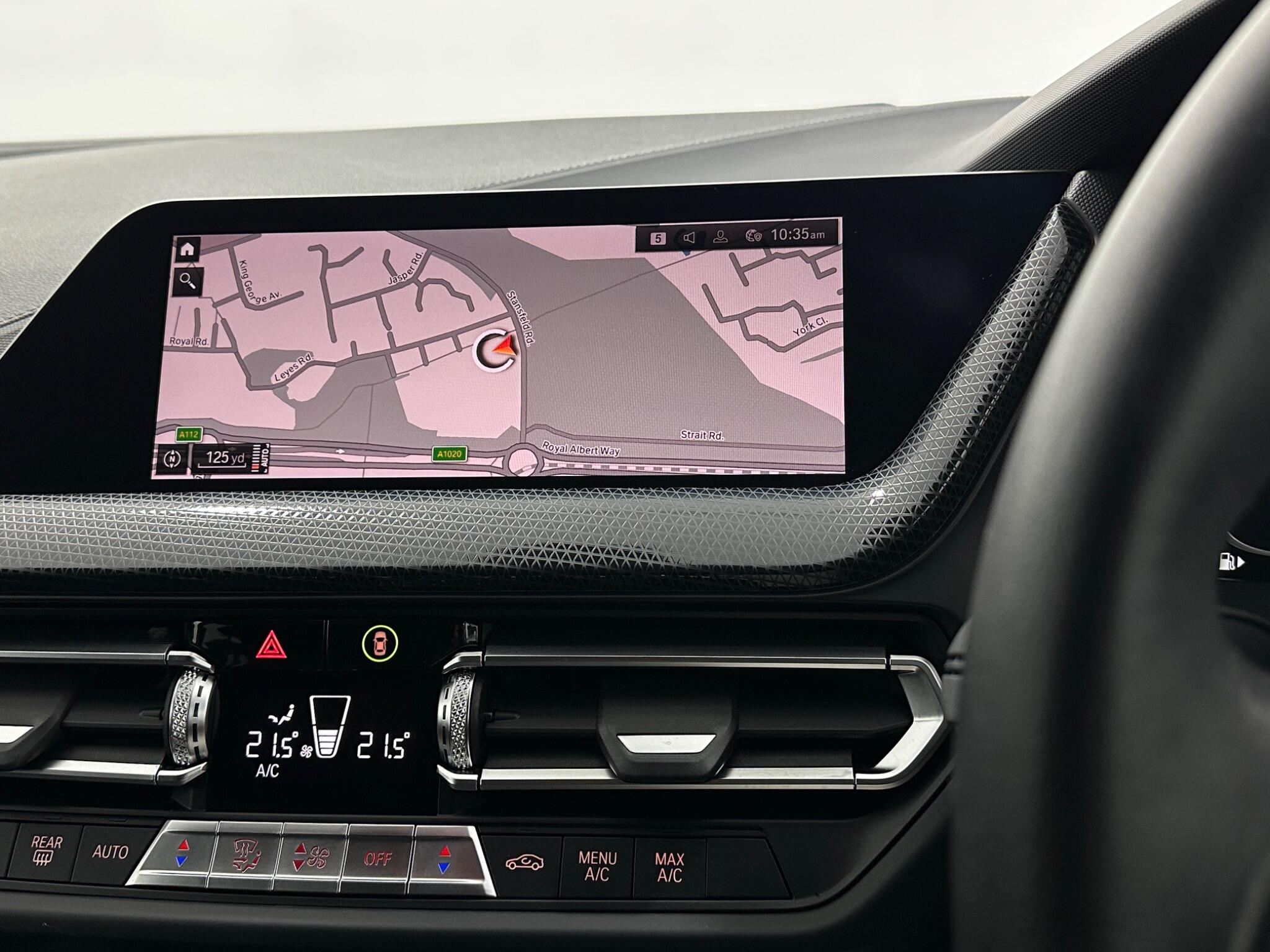 BMW 1 Series view 23