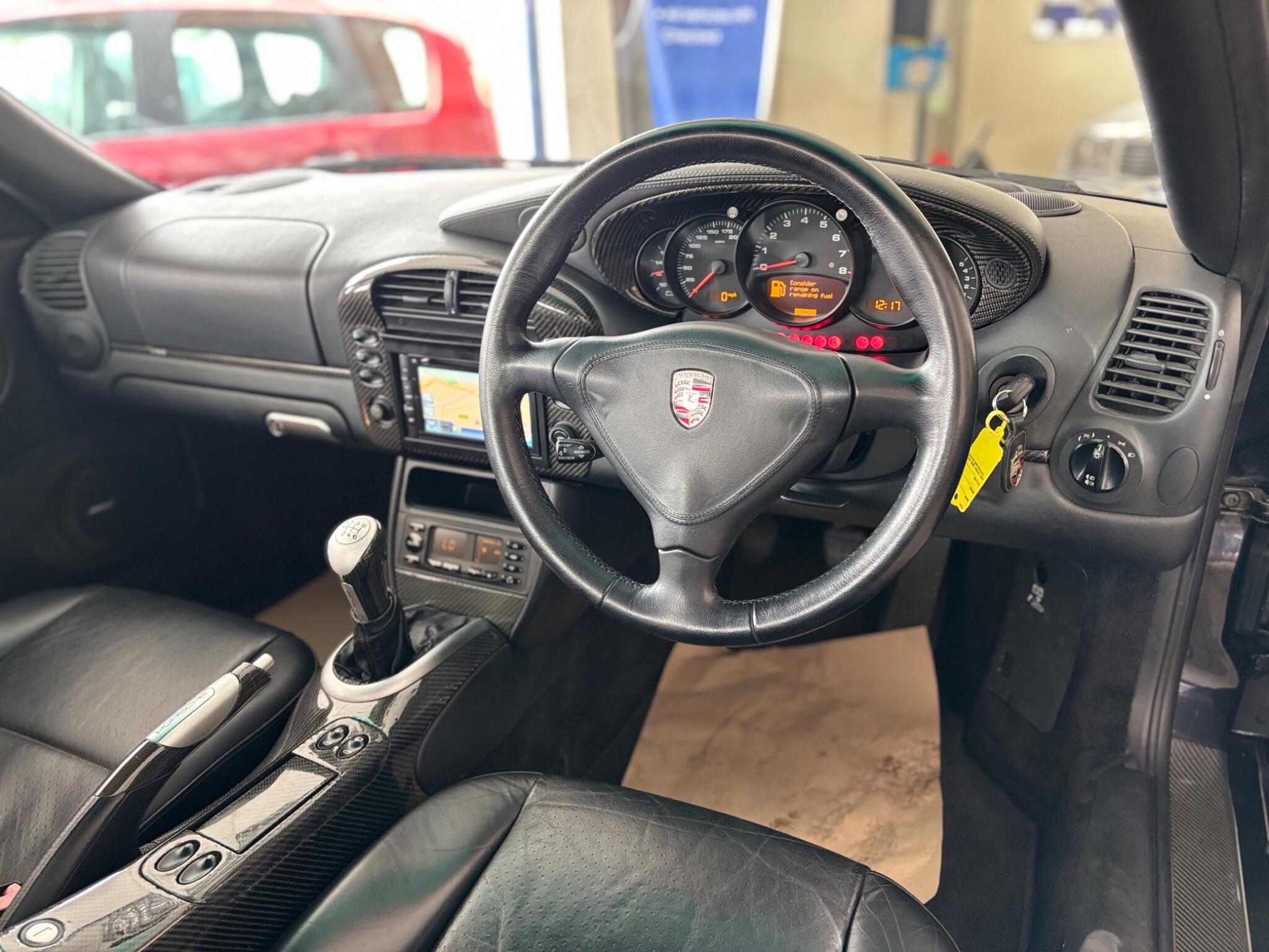 Porsche 911 view 8