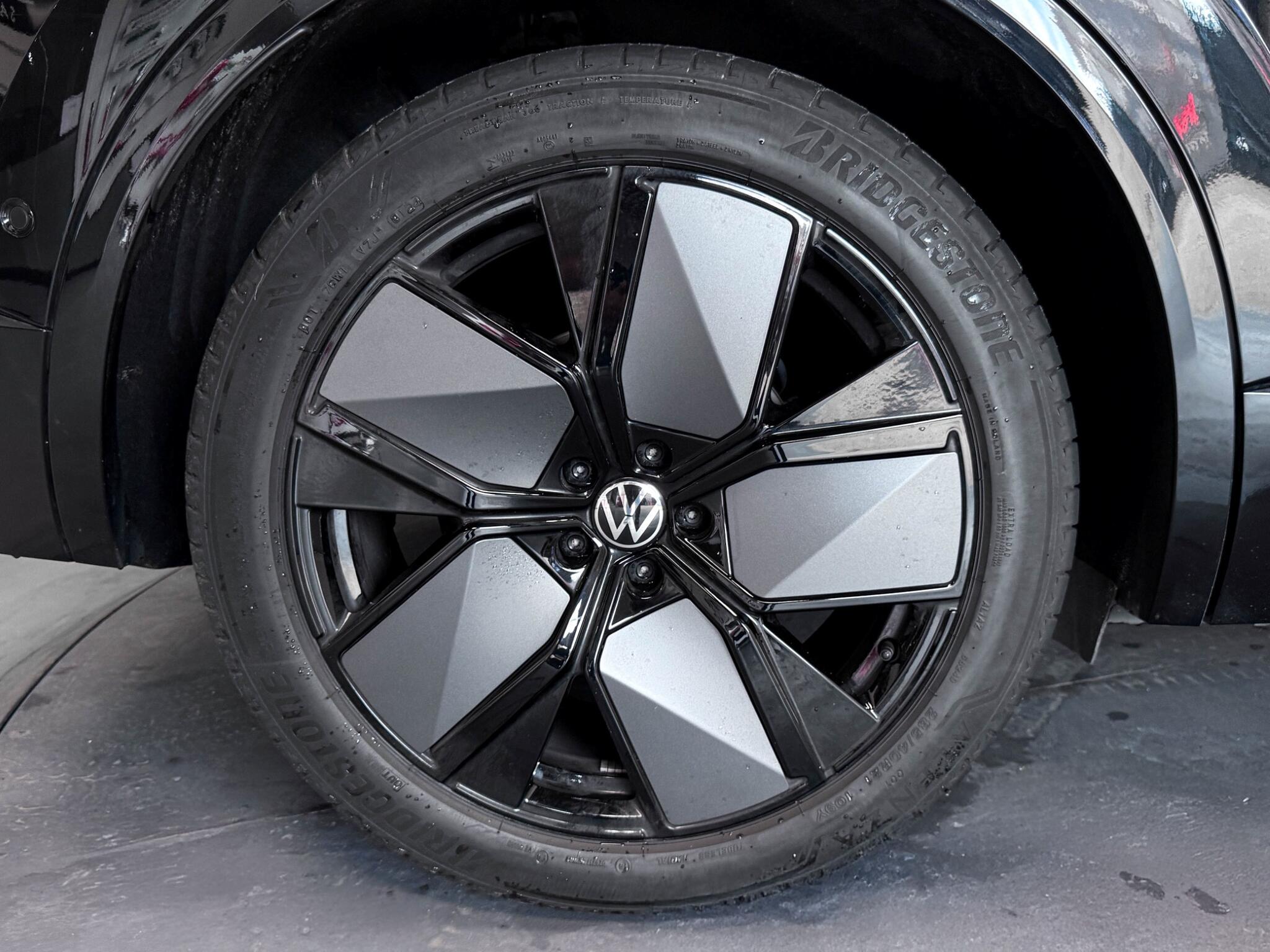 Volkswagen Touareg view 74