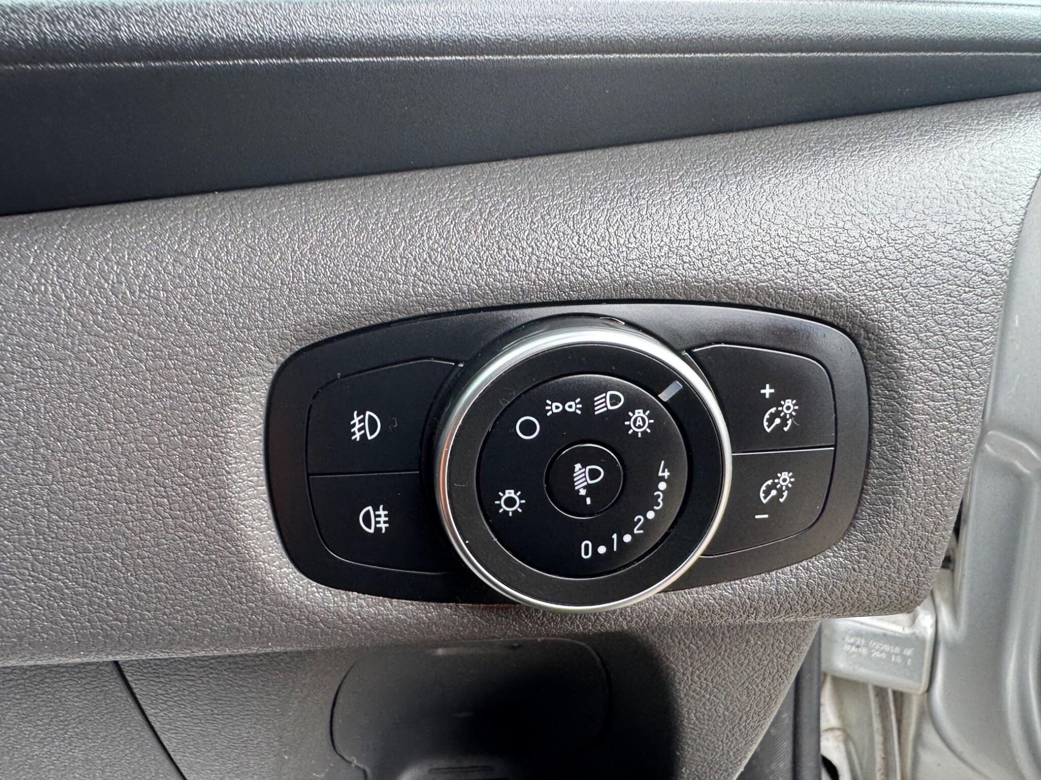 Ford Transit Custom view 22