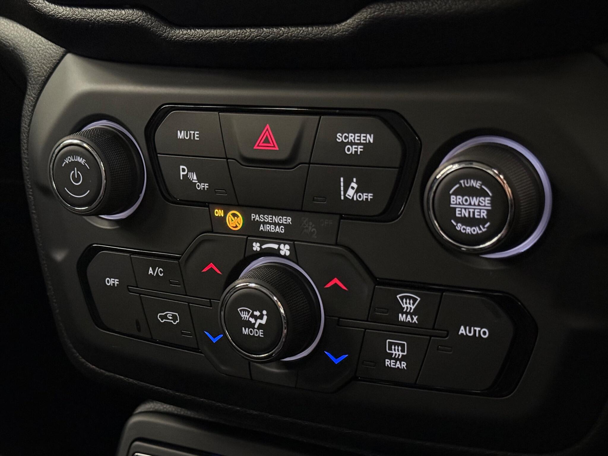 Jeep Renegade view 19