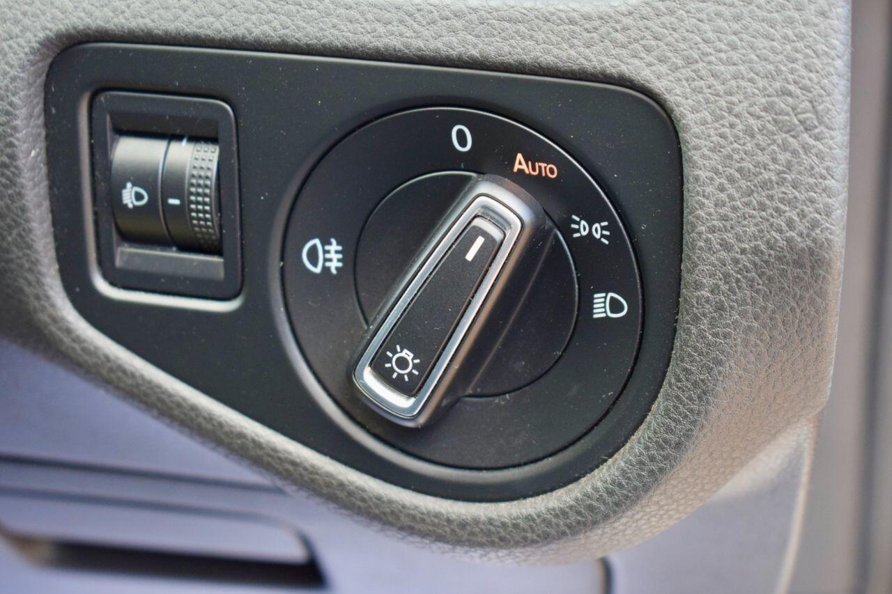 Volkswagen Golf view 26