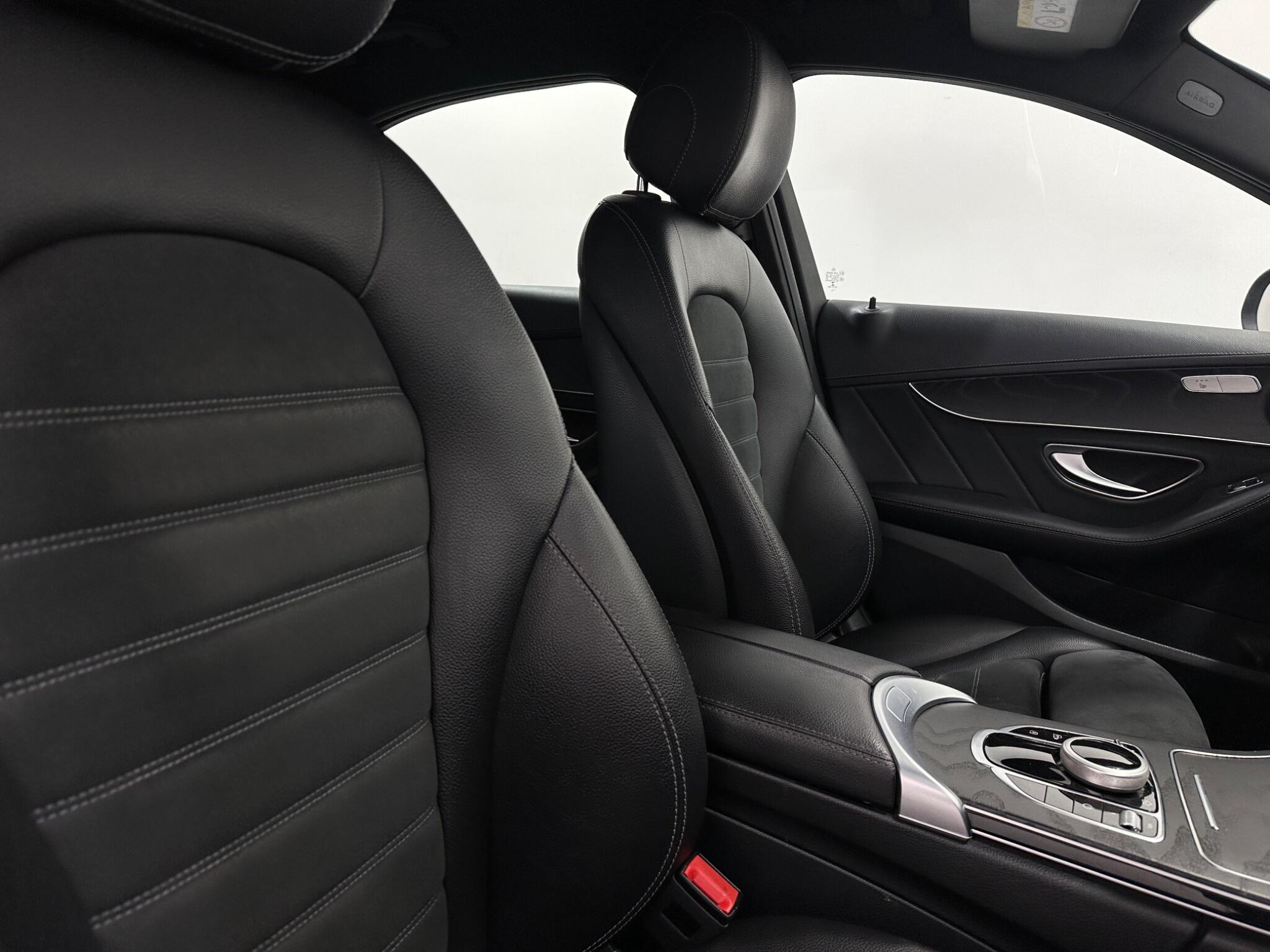 Mercedes-Benz C-Class view 31