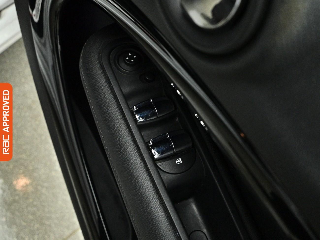 Mini Countryman view 21