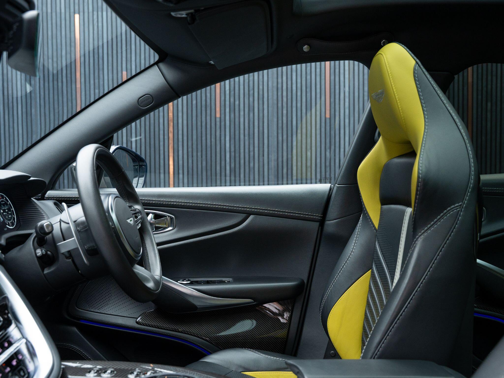 Aston Martin DBX view 41
