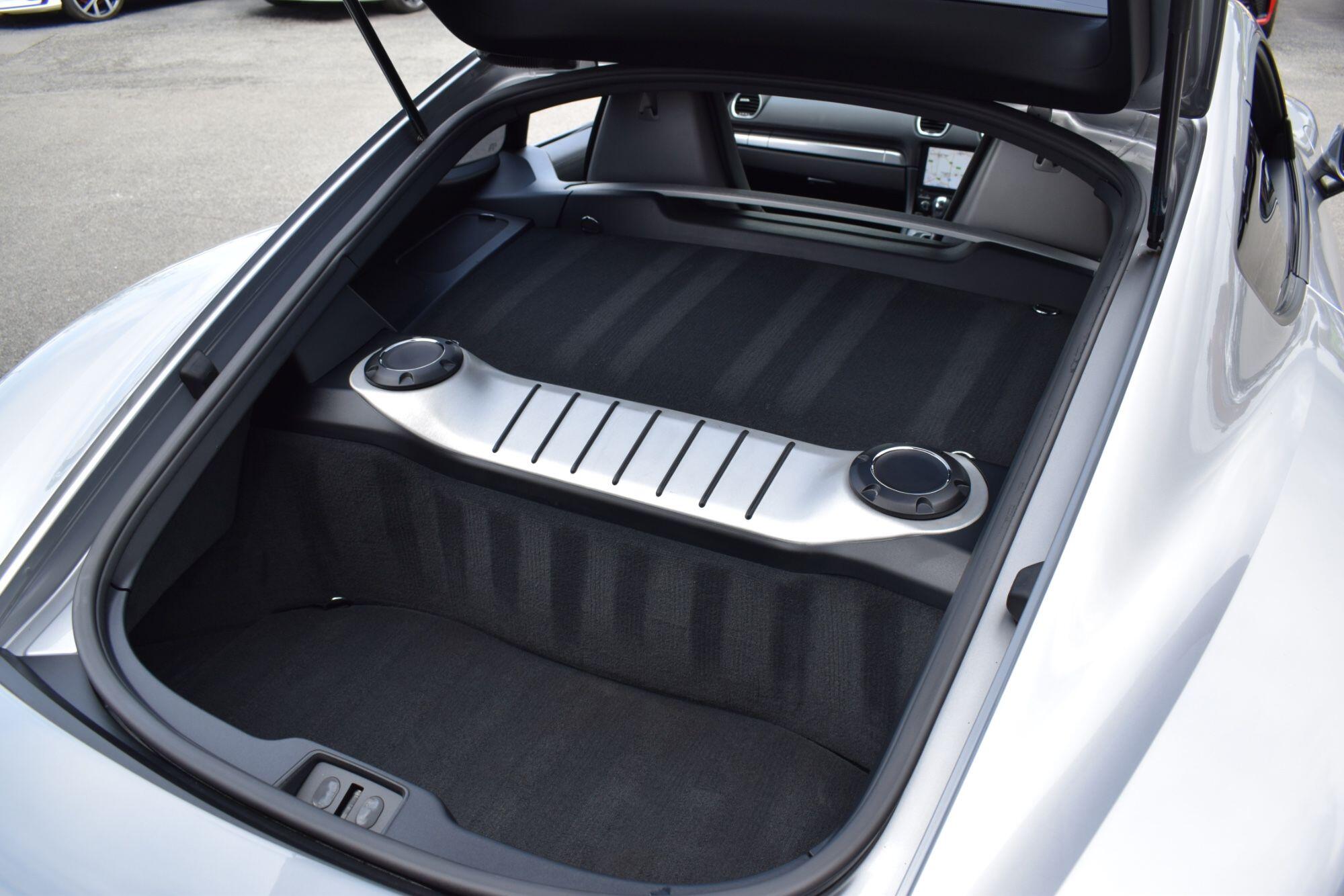 Porsche Cayman view 16