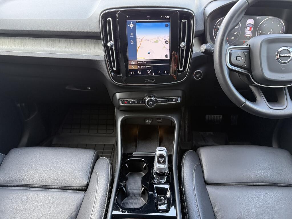Volvo XC40 view 10