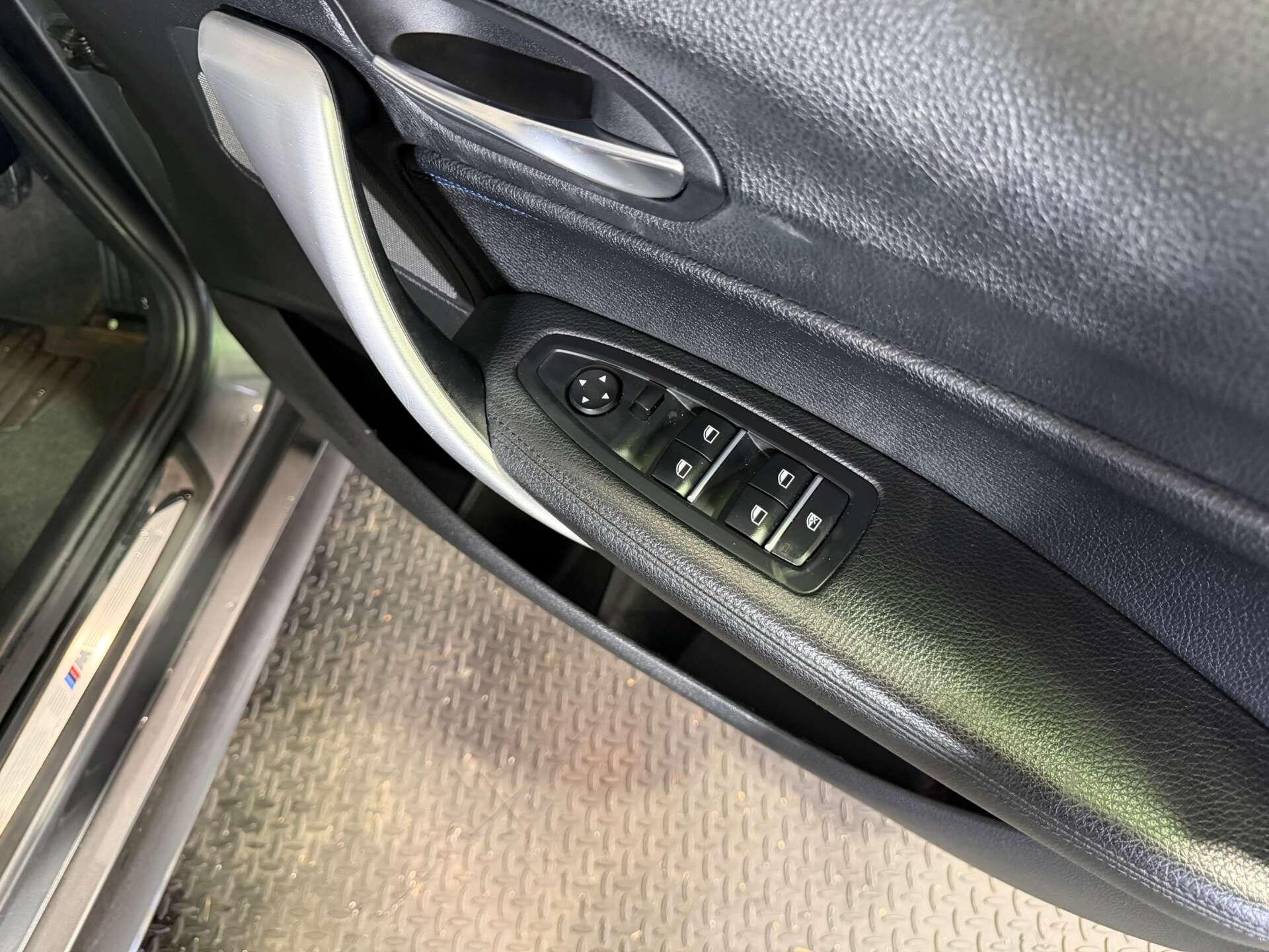 BMW 1 Series view 23