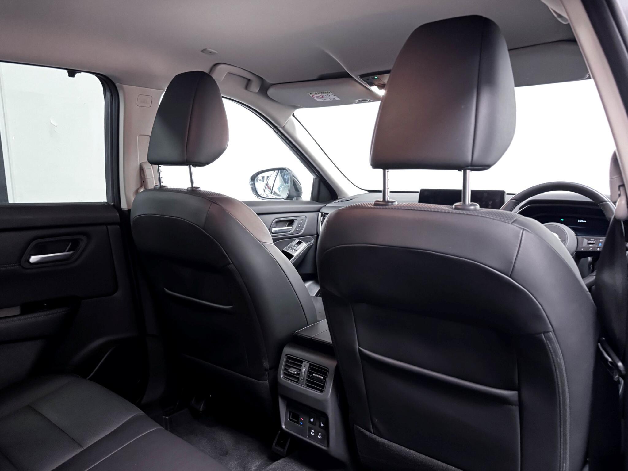 Nissan X-Trail view 16