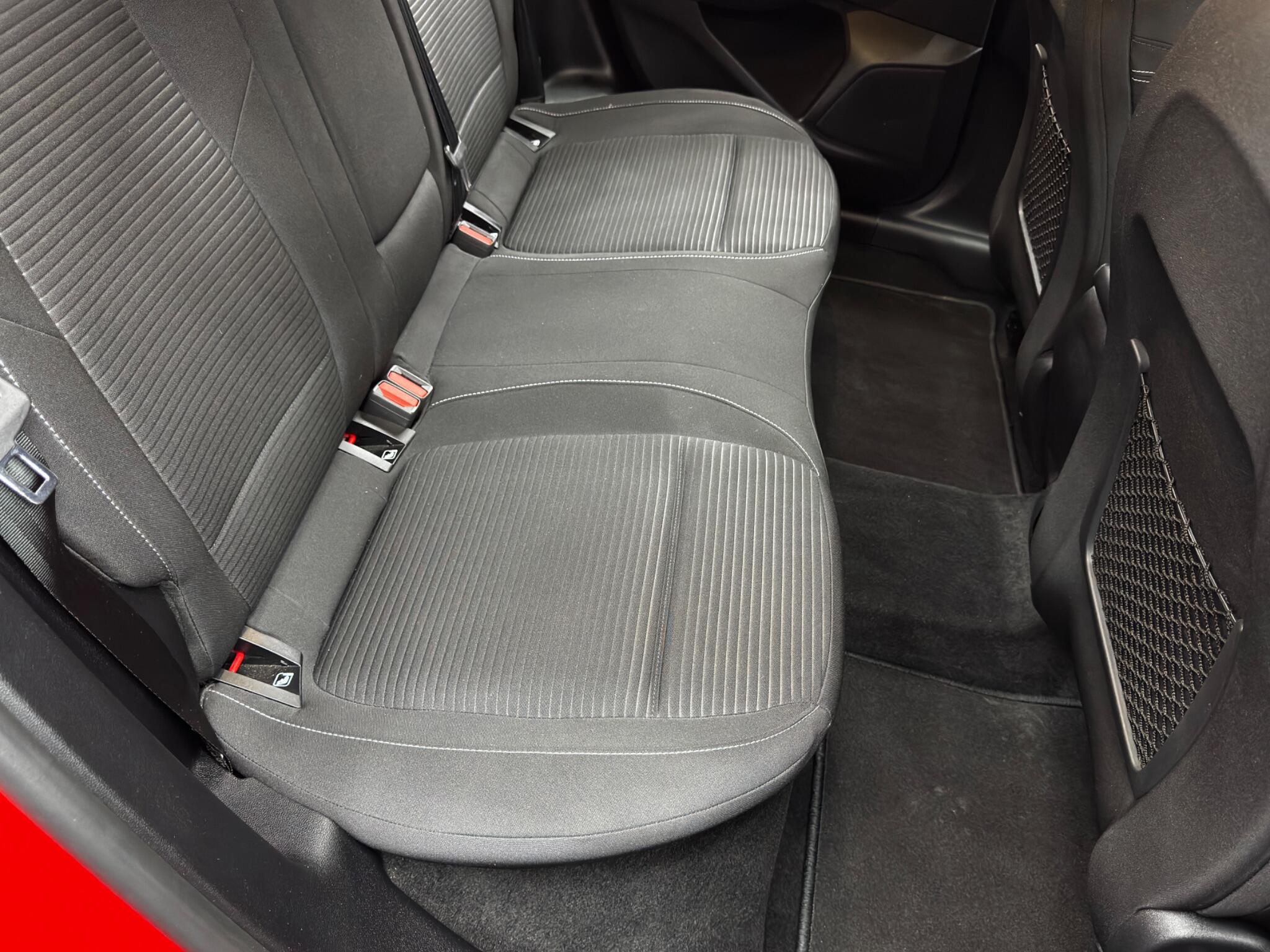 Ford Focus view 16