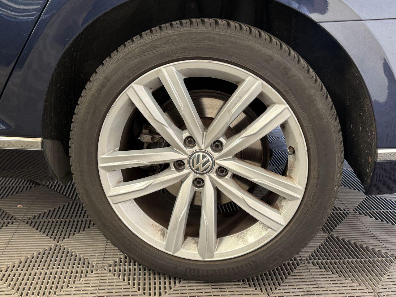 Volkswagen Passat view 21
