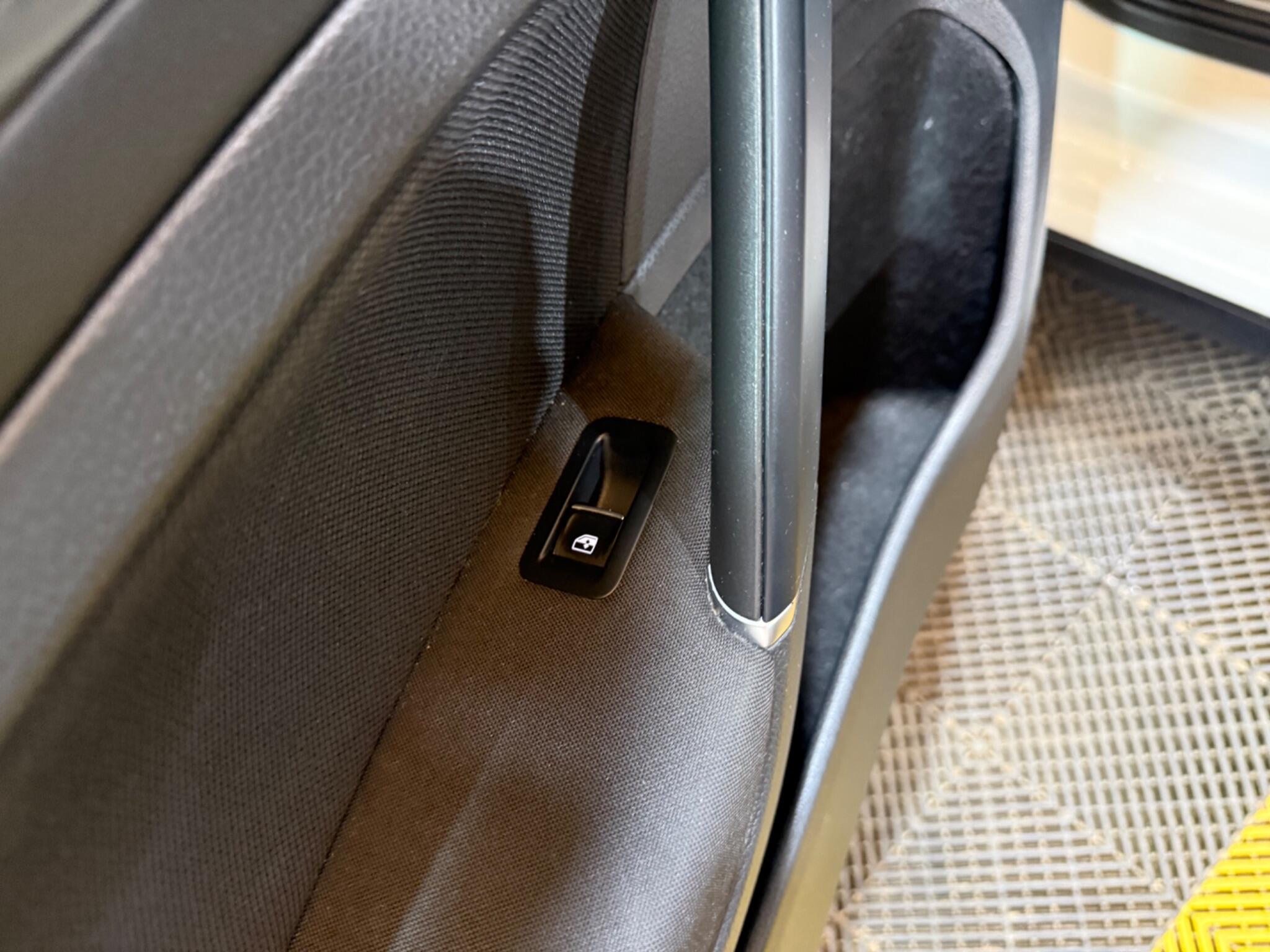 Volkswagen Golf view 37